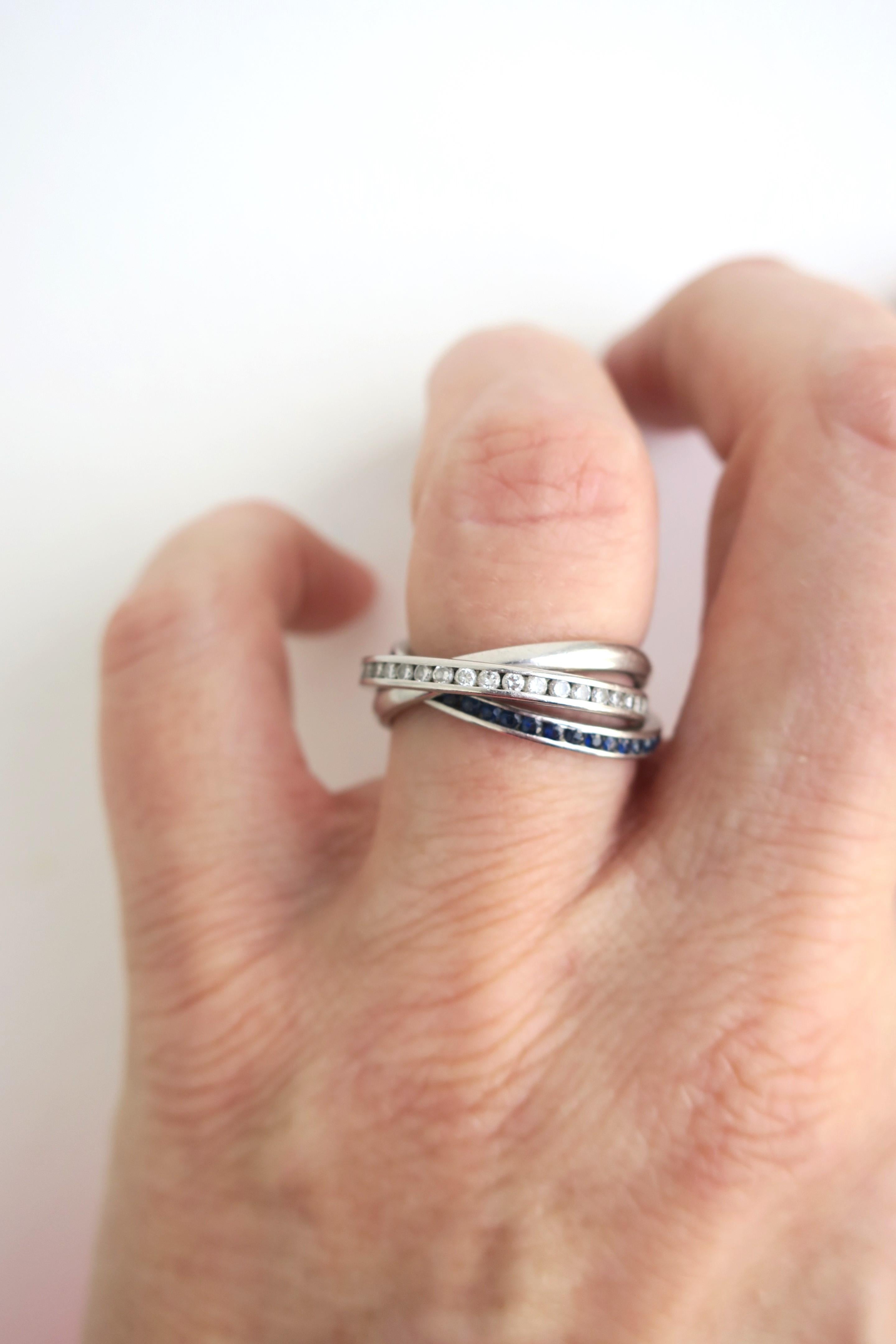 Platin Trinity Drei Eternity-Ring mit Diamanten und Saphiren im Zustand „Gut“ in New York, NY