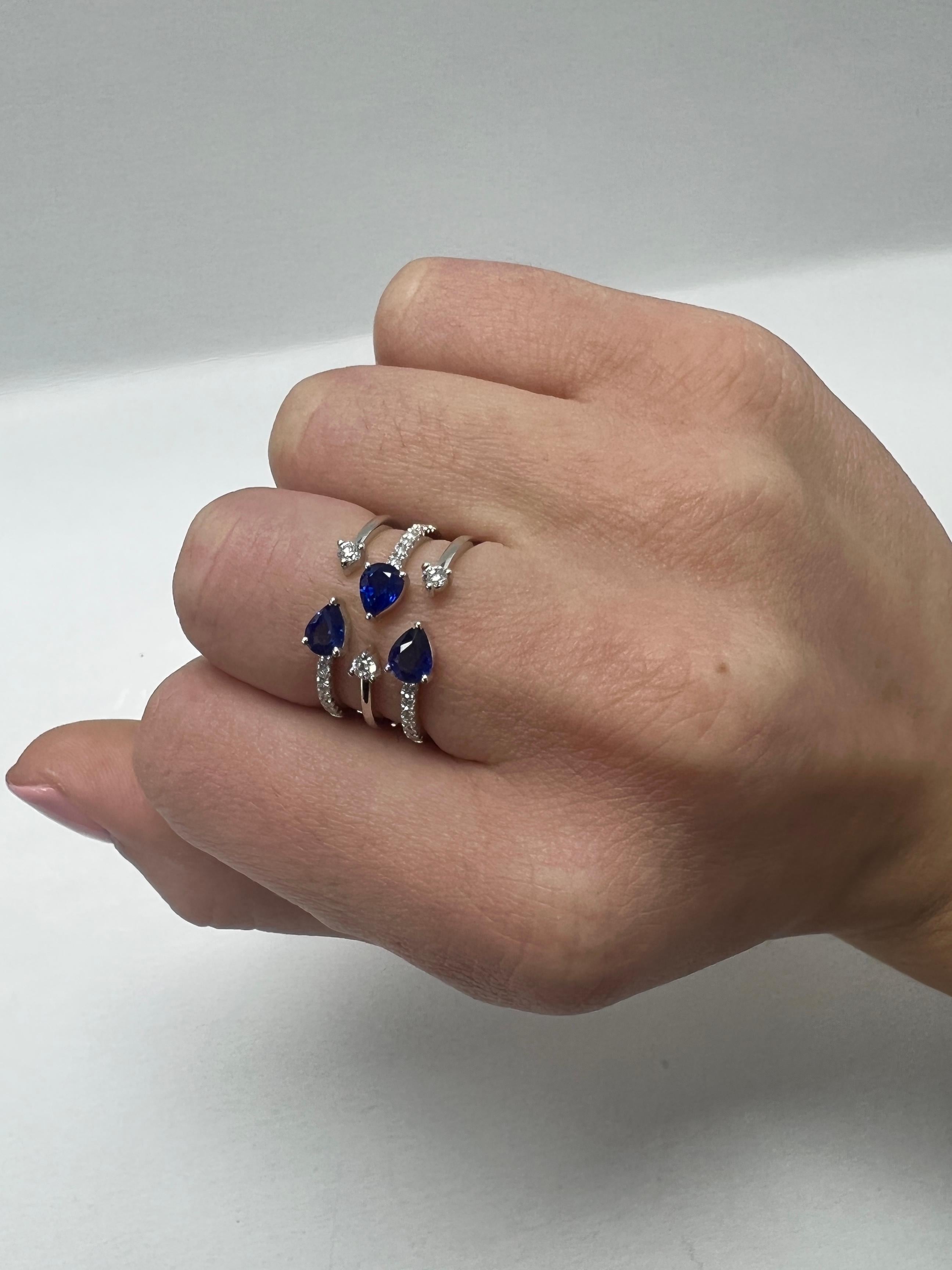 Diamond and Sapphire Ring In New Condition For Sale In Great Neck, NY