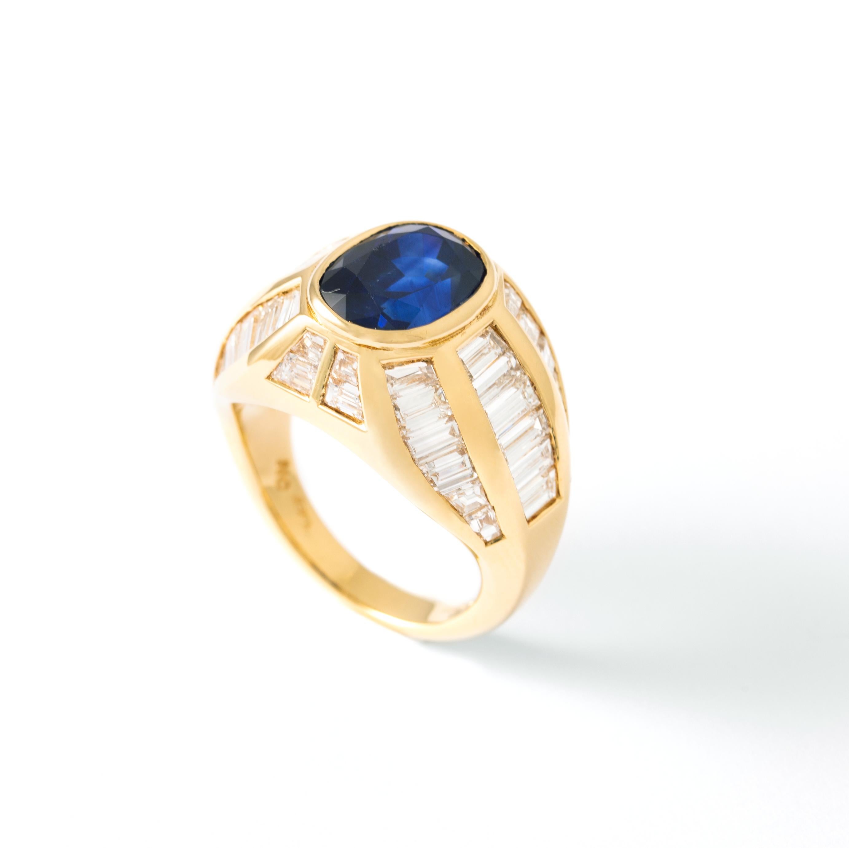 Women's Diamond and Sapphire Ring For Sale