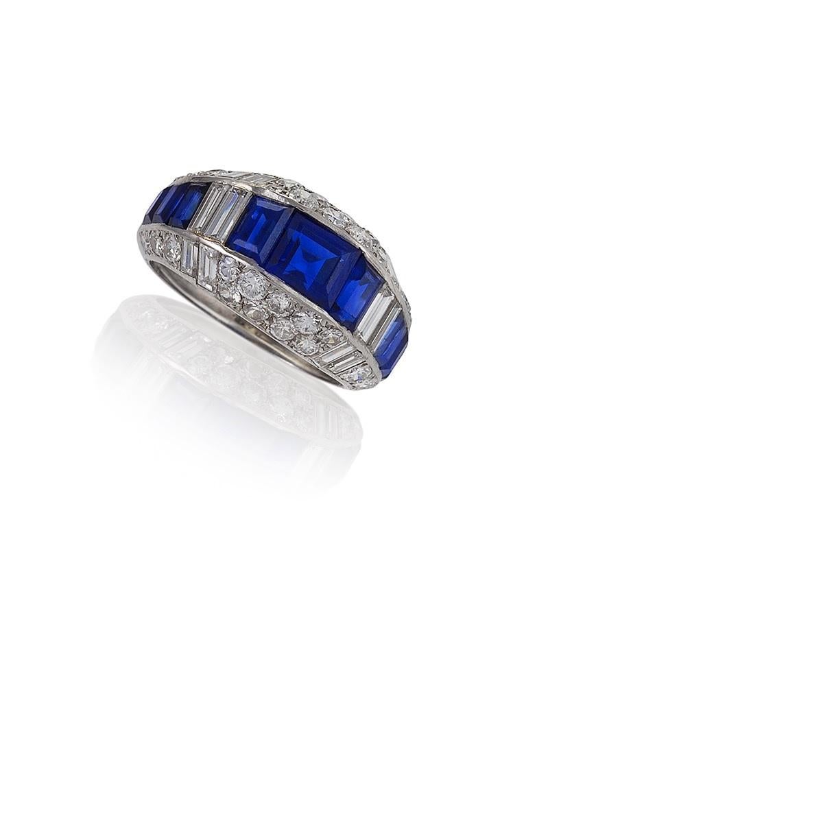 Diamond and Sapphire Ring in Platinum In Excellent Condition In New York, NY