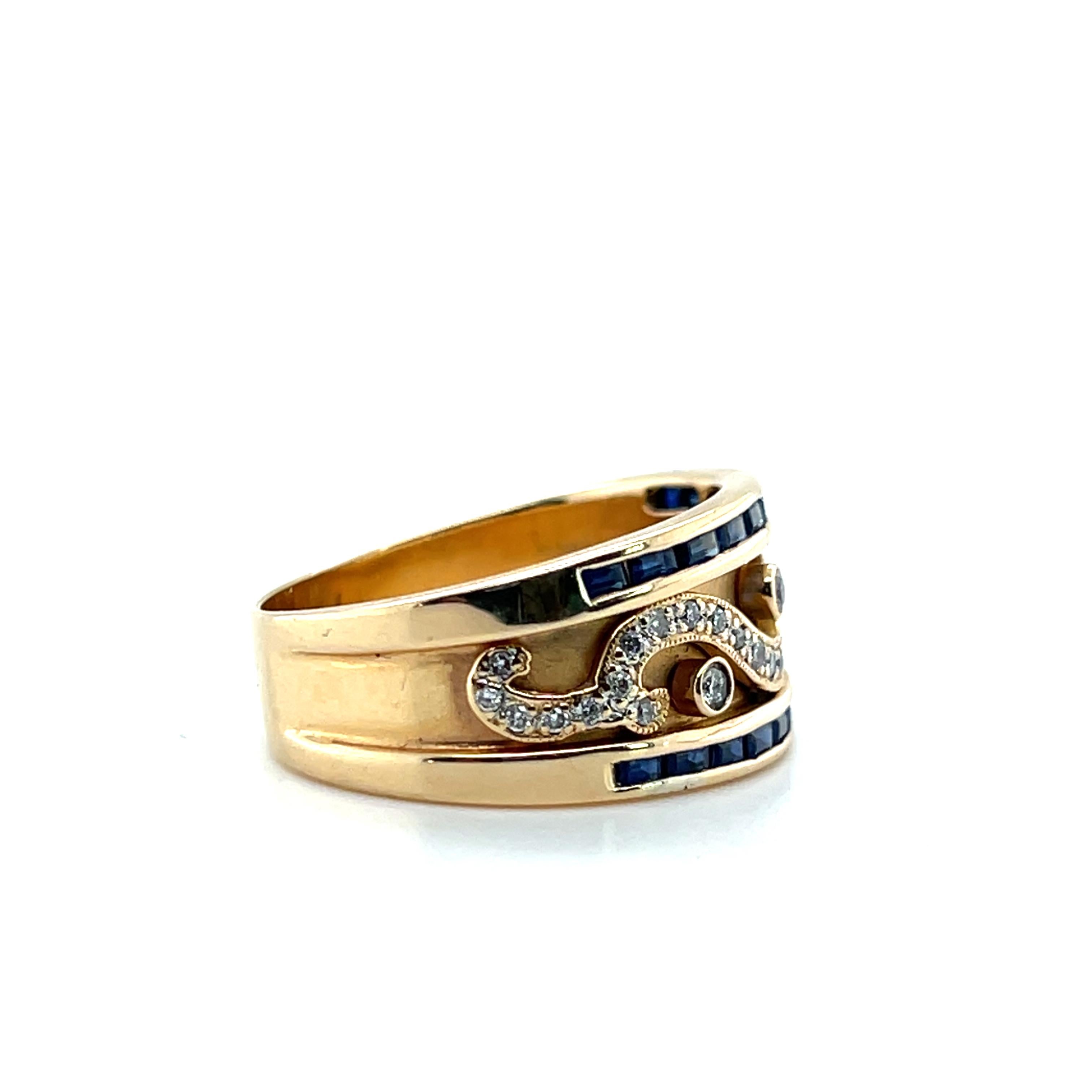 Women's or Men's Diamond and Sapphire Yellow Gold Statement Ring For Sale