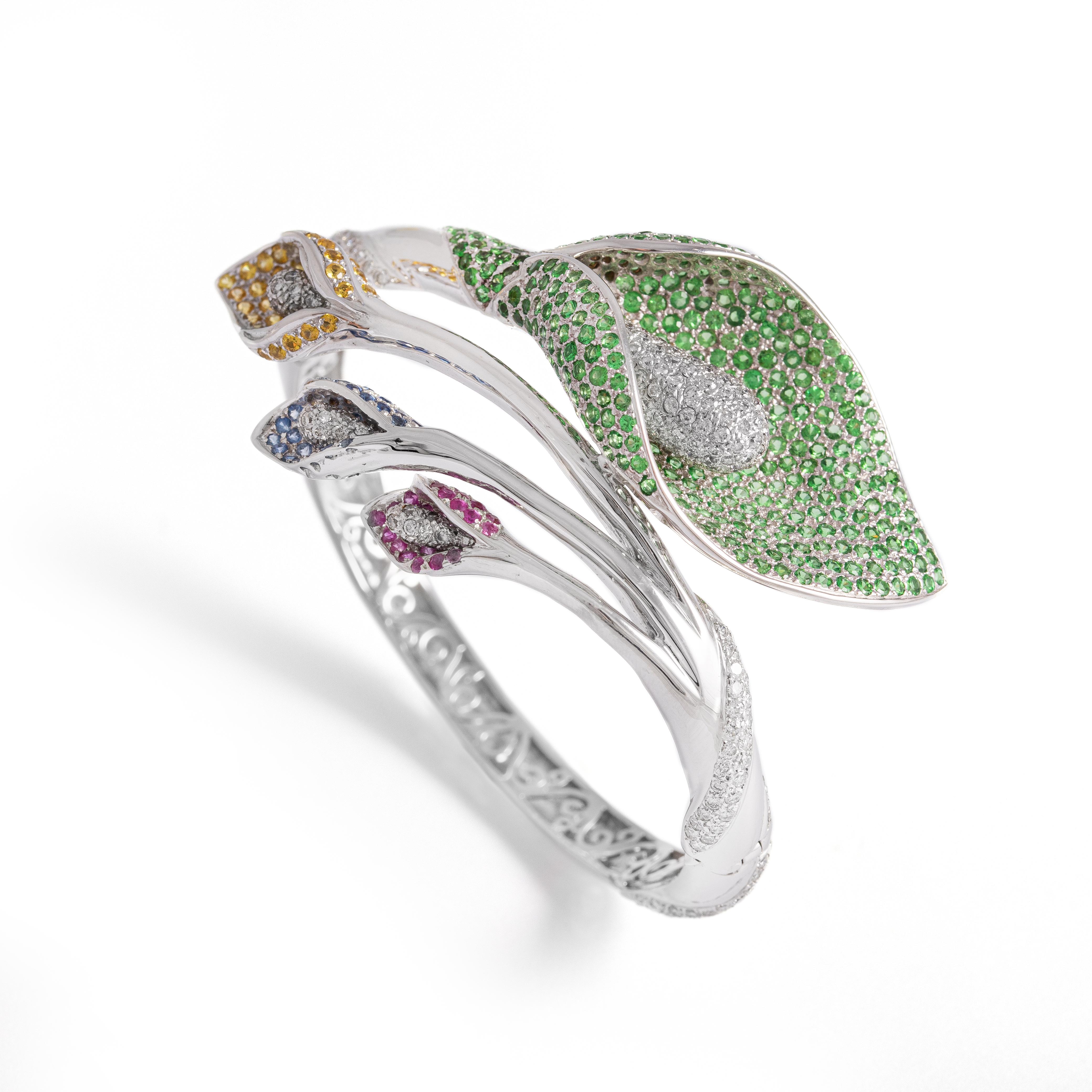 Bracciale con fiori di diamanti e zaffiri in vendita 1