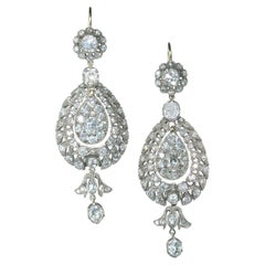 Boucles d'oreilles pendantes de style ancien en argent et diamants sur or, 10,38 carats