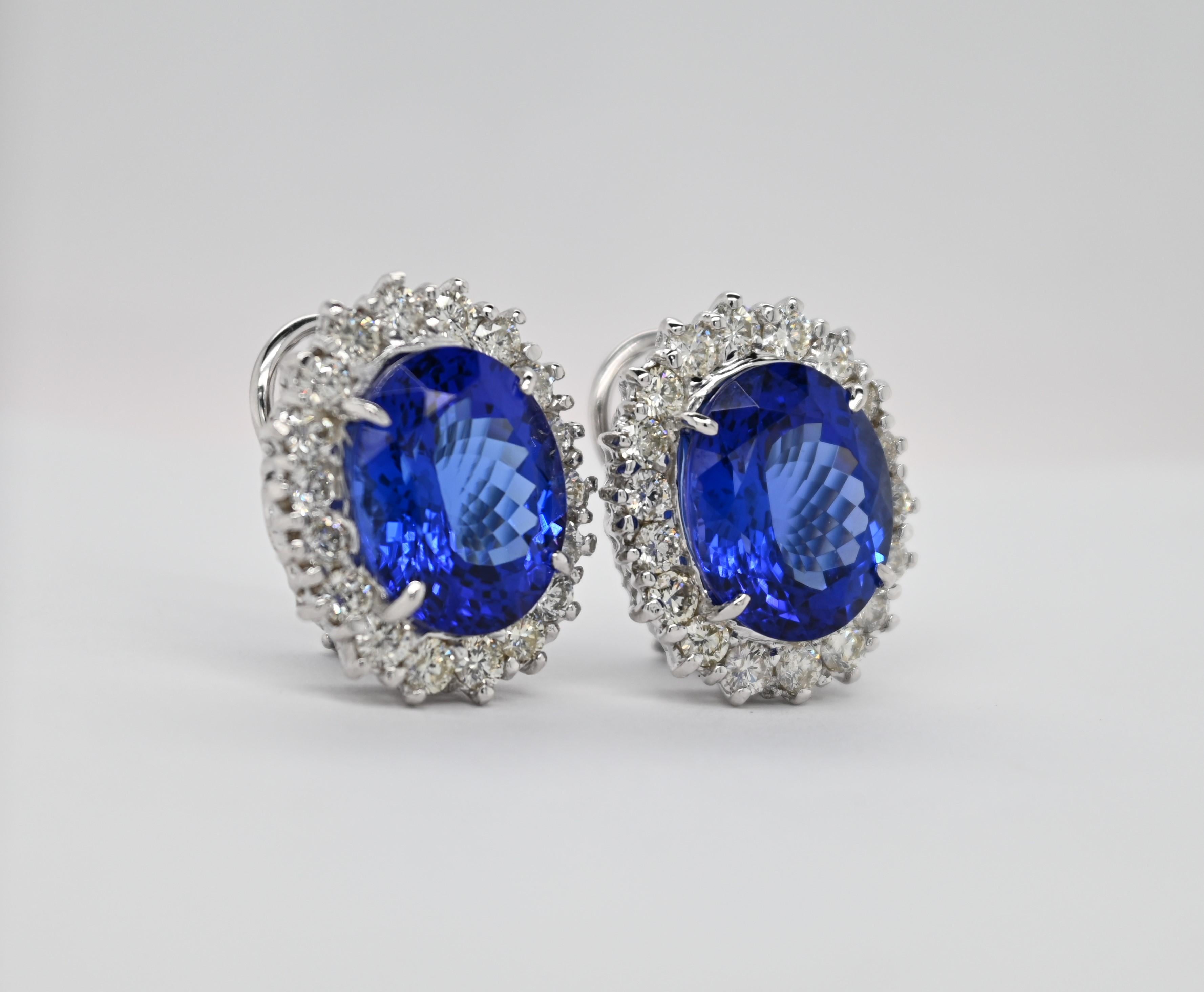 Magnum Creations original design, features 2.71 carats of white diamonds and 19.91 carats of tanzanite, mounted on a 14 karats white gold casting.

The glow of this earrings is impressive and eye catching.

Similar styles are available, visit our