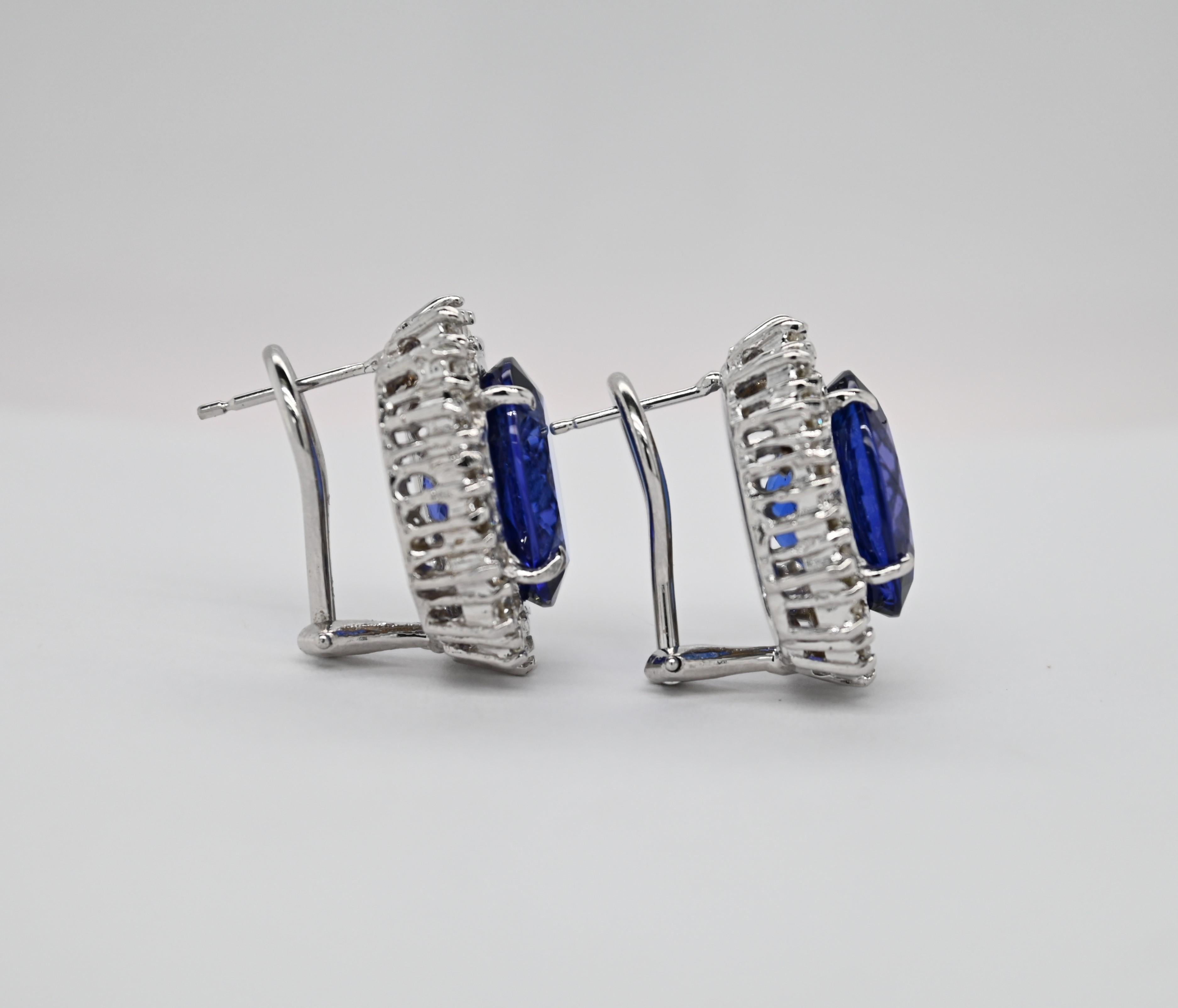 Diamond and Tanzanite Earrings In New Condition For Sale In New York, NY