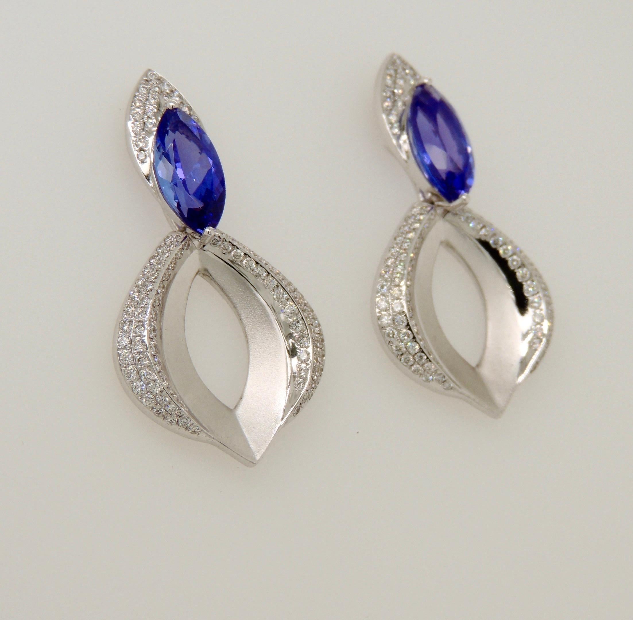 Contemporary Diamond and Tanzanite Earrings in 18 Karat White Gold For Sale
