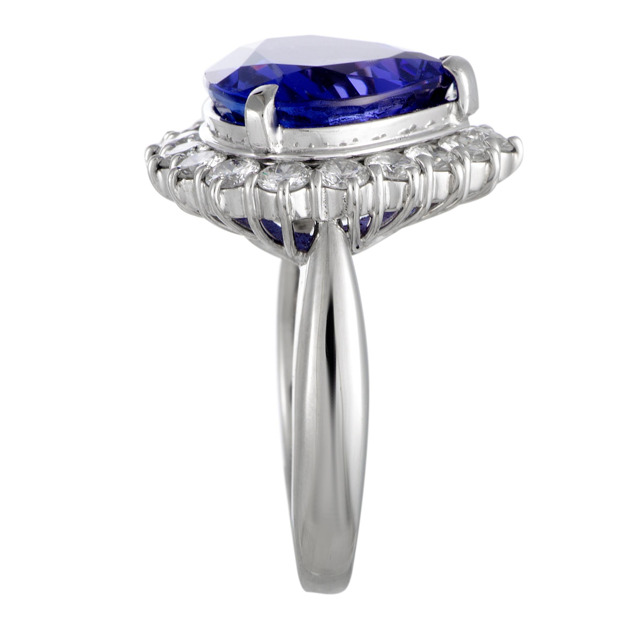 Diamond and Tanzanite Trillion Cut Platinum Ring In Excellent Condition In Southampton, PA