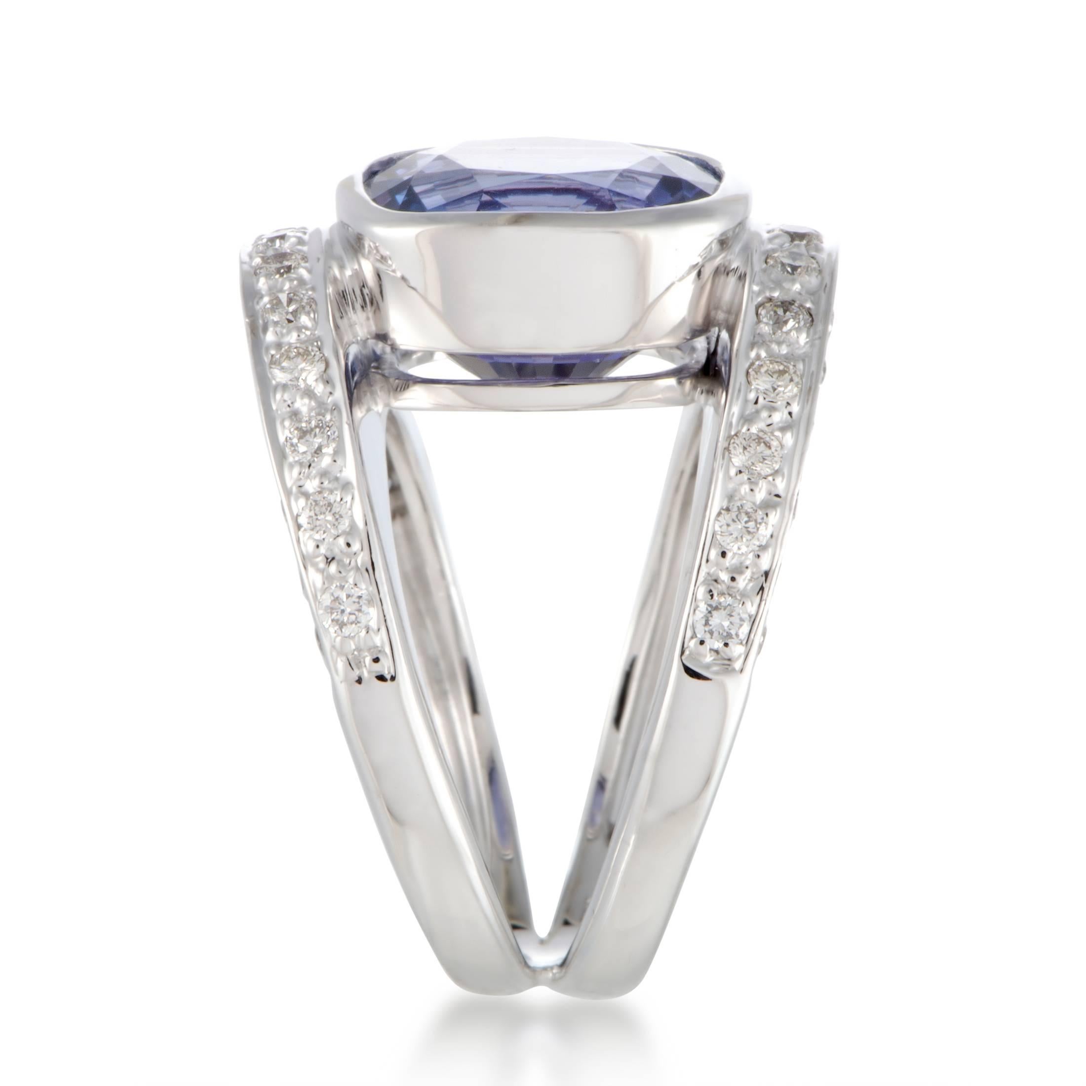 Diamond and Tanzanite White Gold Double Band Ring In Excellent Condition In Southampton, PA
