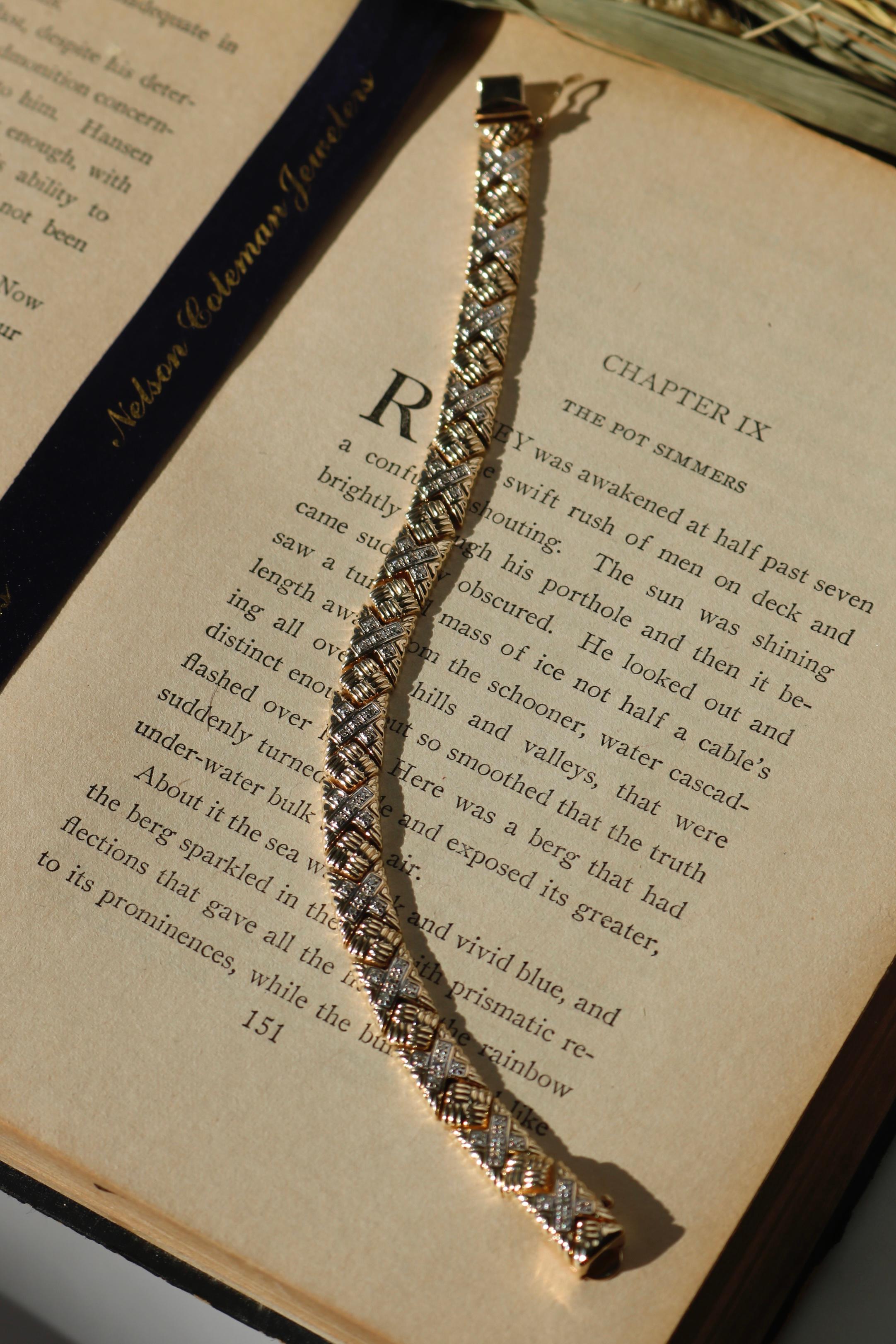Bracelet à maillons Stampado en or bicolore et diamants en vente 4