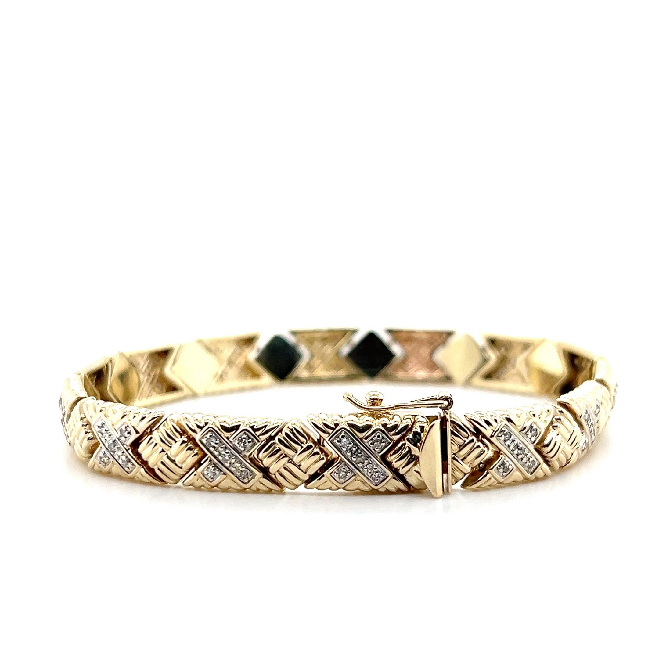 Taille simple Bracelet à maillons Stampado en or bicolore et diamants en vente