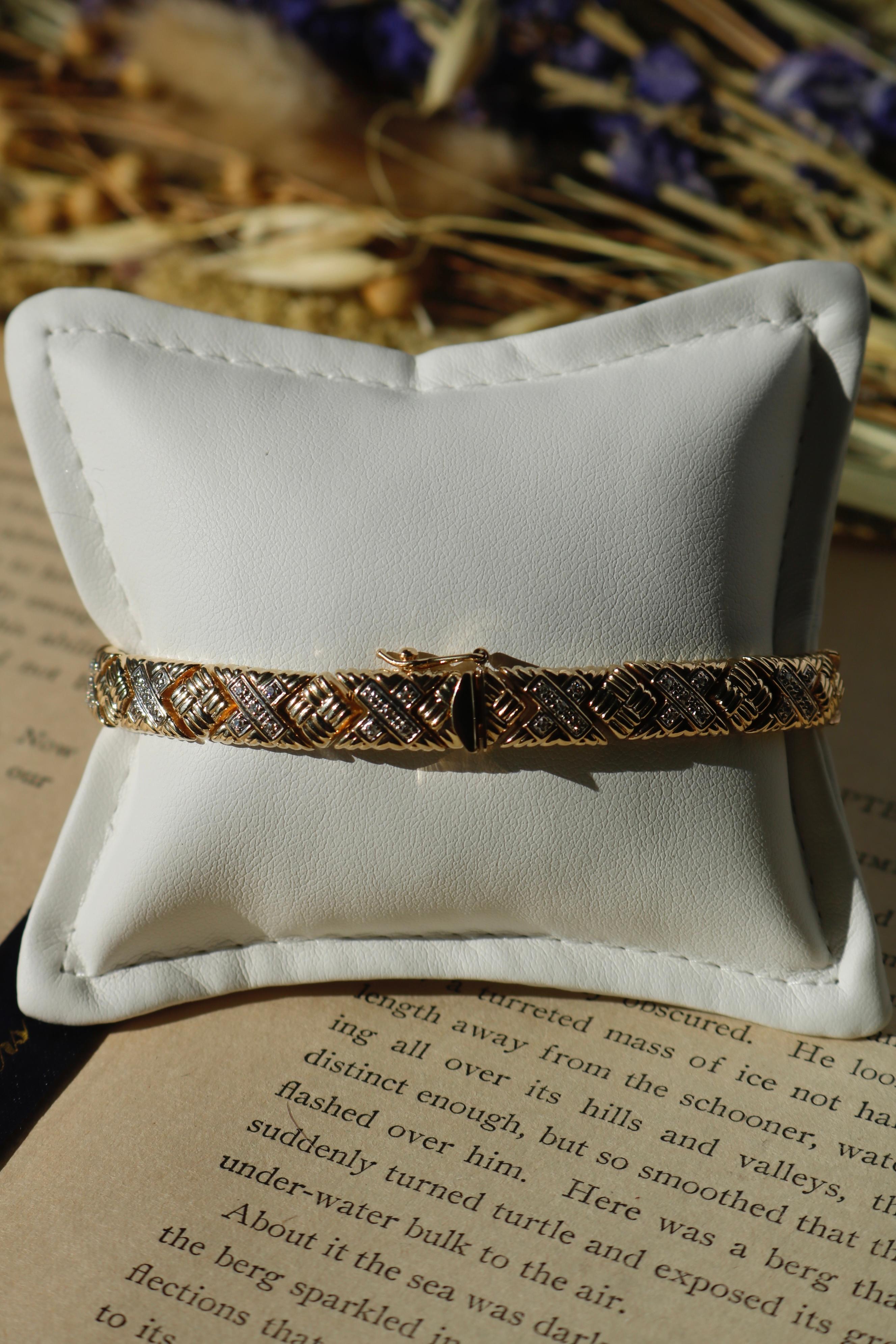 Bracelet à maillons Stampado en or bicolore et diamants en vente 3