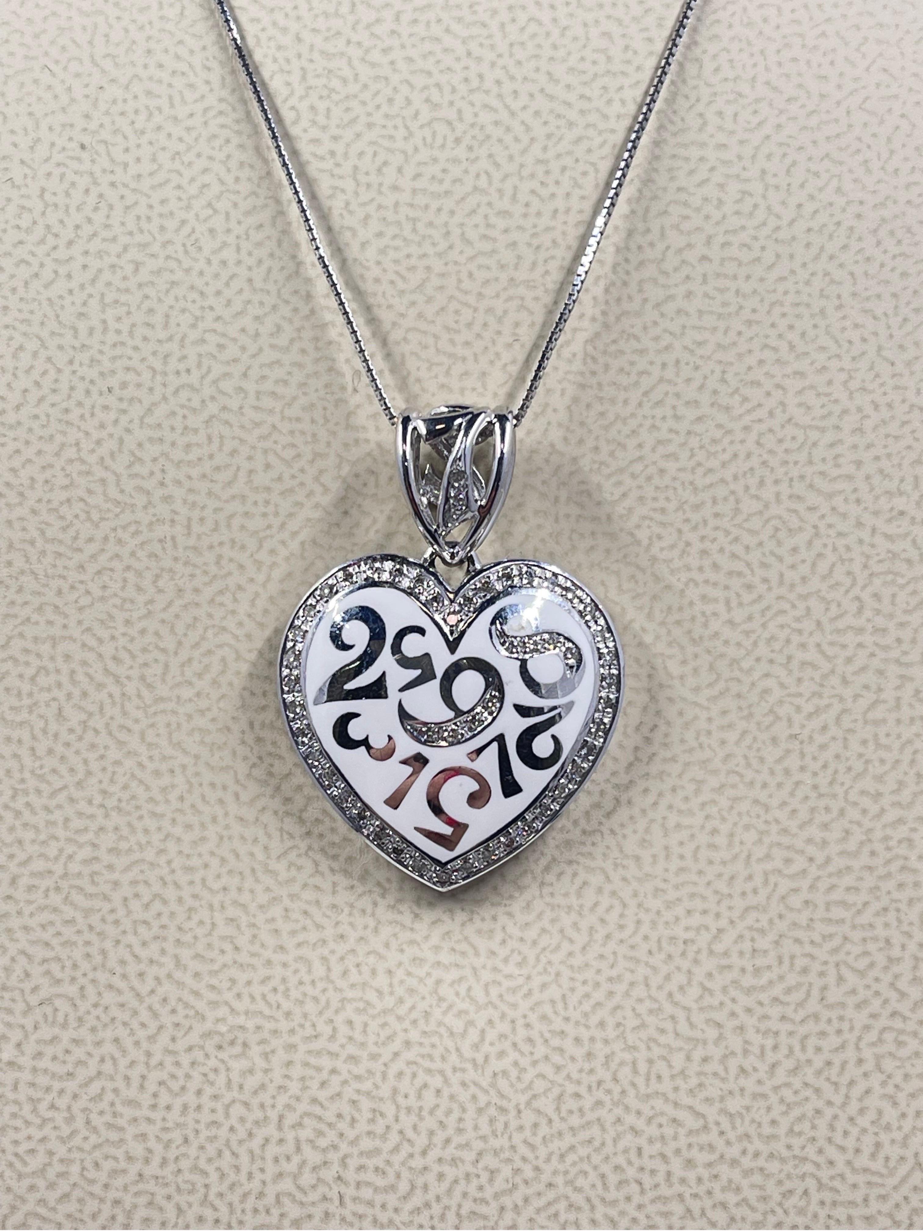 Round Cut Diamond And White Enamel Heart Necklace In 148k White Gold  For Sale