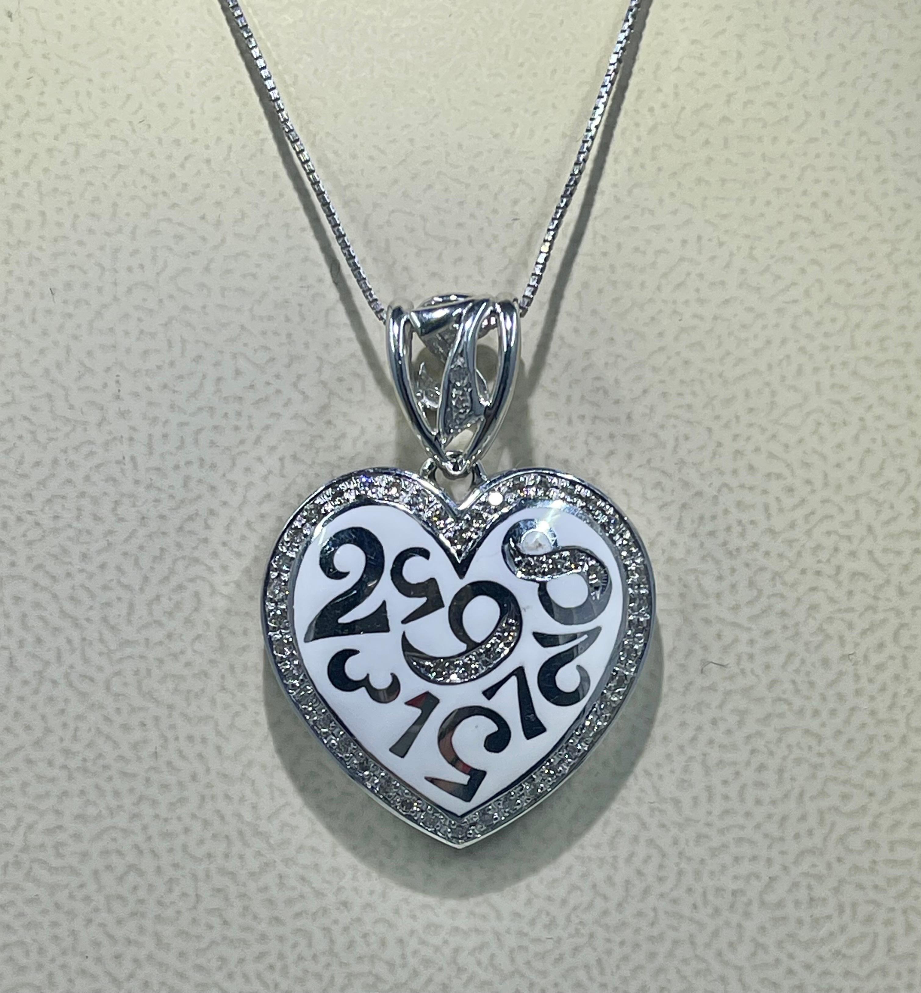 Diamond And White Enamel Heart Necklace In 148k White Gold  In New Condition For Sale In Fort Lauderdale, FL