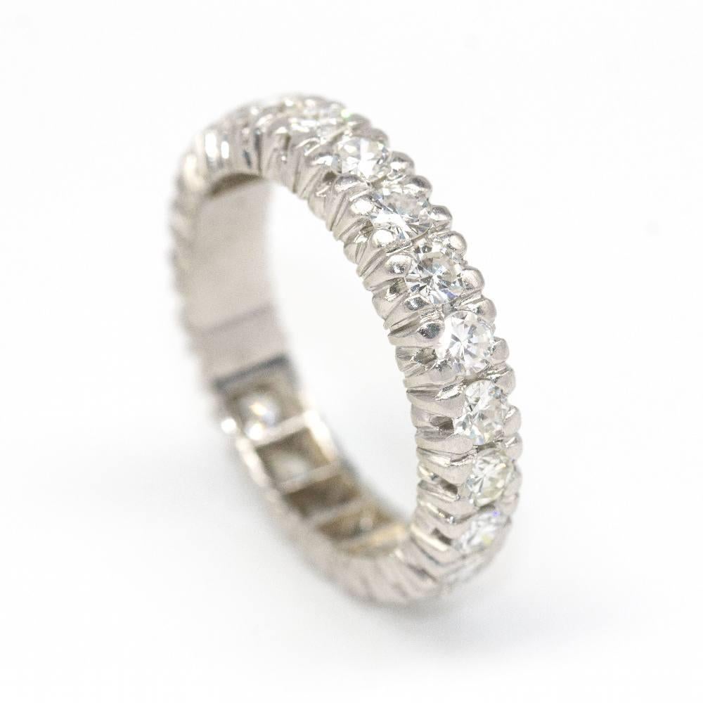 White Gold Wedding Ring with Diamonds for woman  22x Brilliant Cut Diamonds with a total weight of approx. 2.20cts (individual stones of 0.10ct each)  Size 13.5 18kt White Gold  6.60 grams  Second hand item in perfect condition  Ref:D362766RR