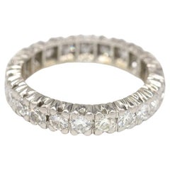 Diamond and White Gold ALLIANCE Ring