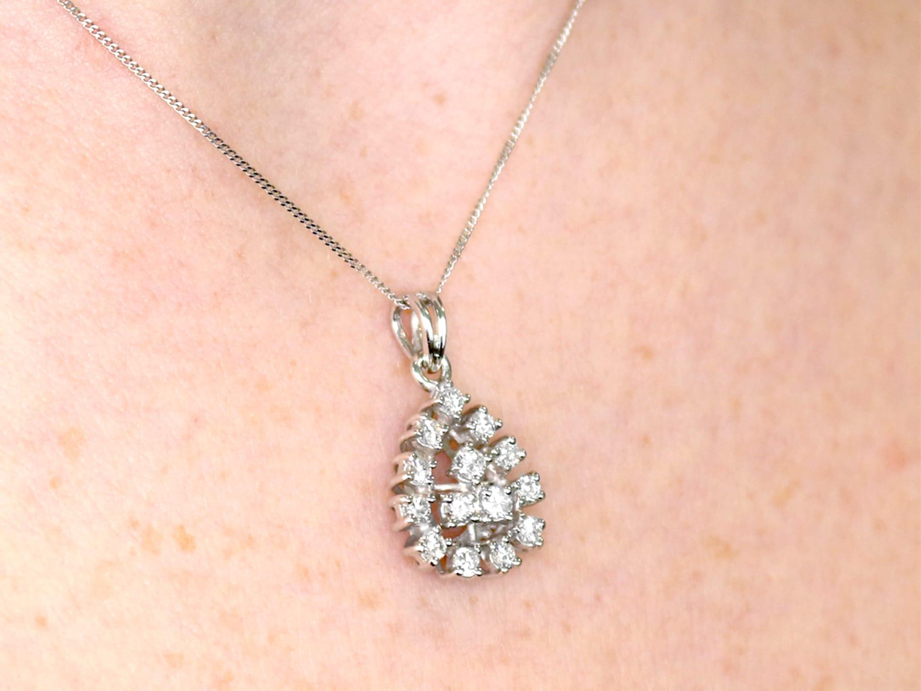 Diamond and White Gold Cluster Pendant For Sale 3