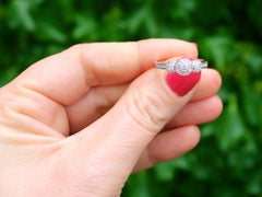Anillo de cóctel de diamantes de 0,41 ct y oro blanco de 14k, circa 2000