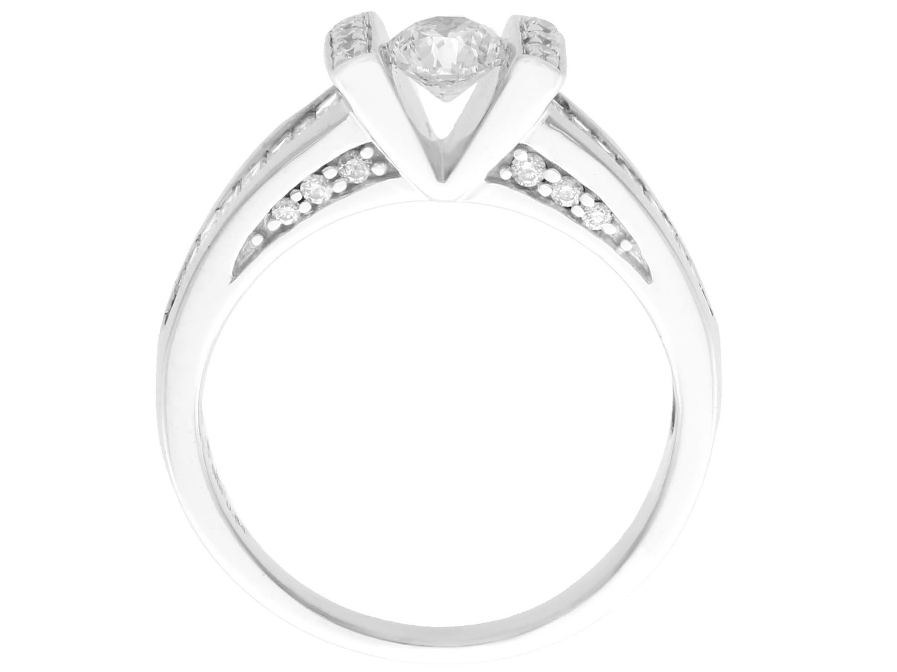 Diamond and White Gold Cocktail Ring In Excellent Condition For Sale In Jesmond, Newcastle Upon Tyne