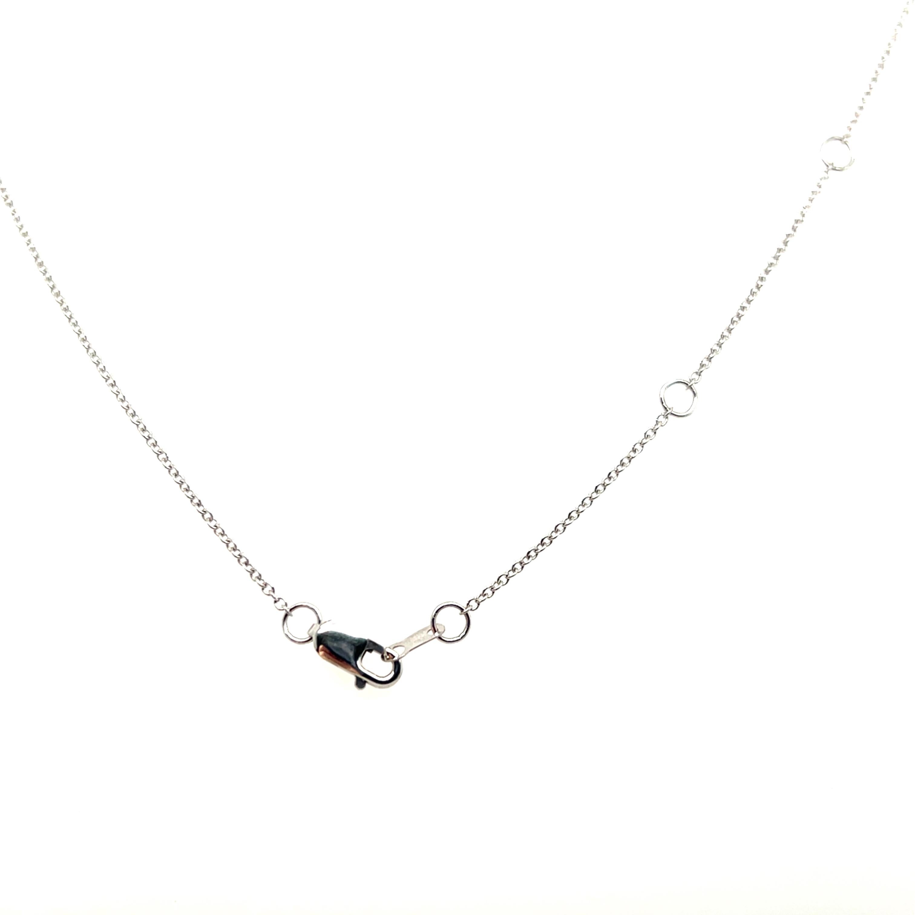Collana con ciondolo in oro bianco e diamanti in vendita 1