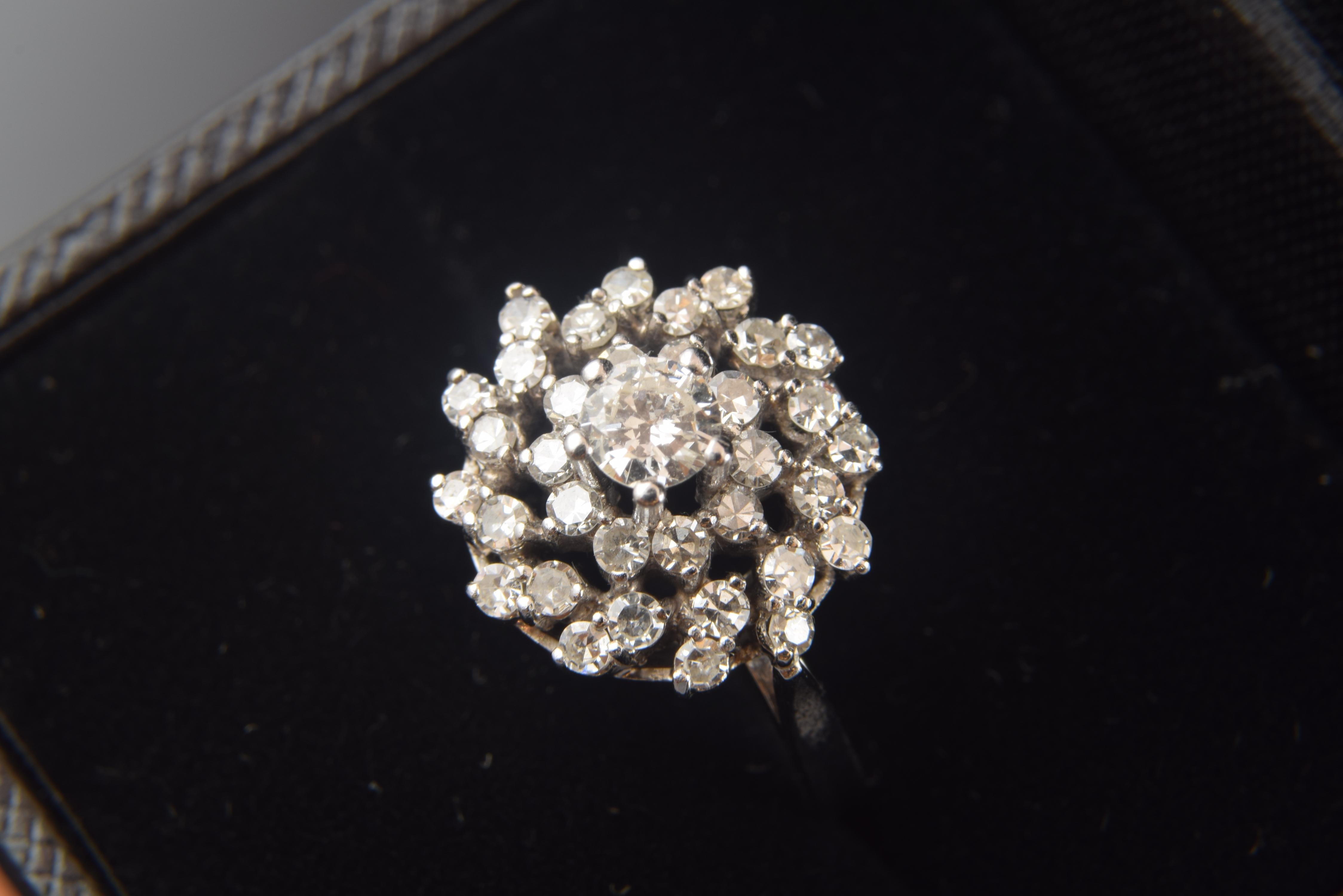 Diamond and White Gold Ring, 20th Century In Good Condition In Madrid, ES