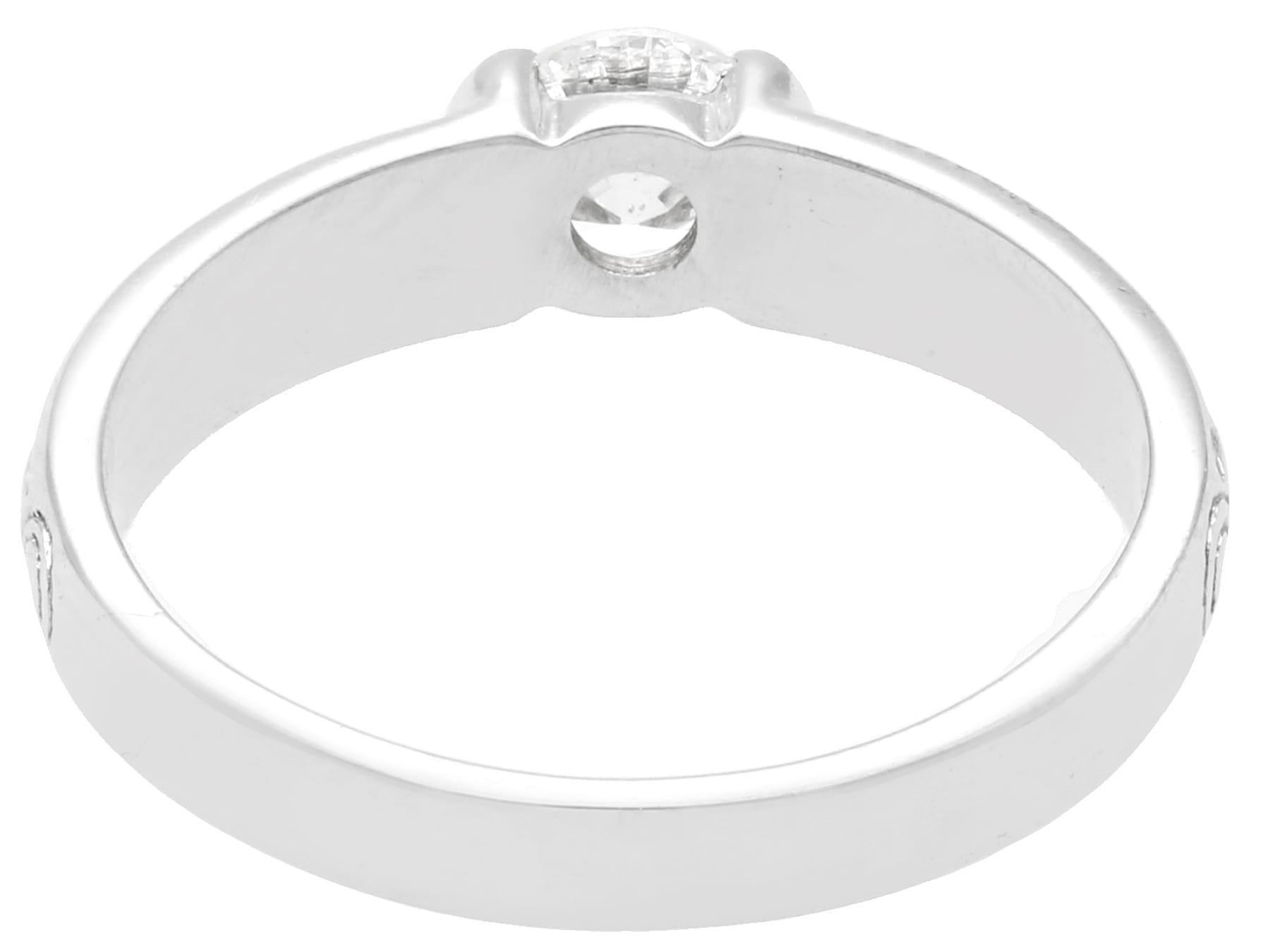 Diamond and White Gold Solitaire Ring and Wedding Band Set For Sale 1