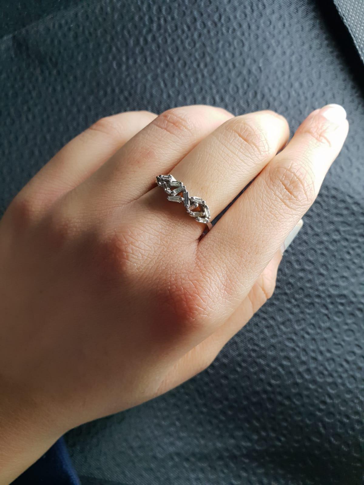 Stapelbarer Diamant- und Weißgold-Ring im Zustand „Neu“ im Angebot in Bangkok, Thailand