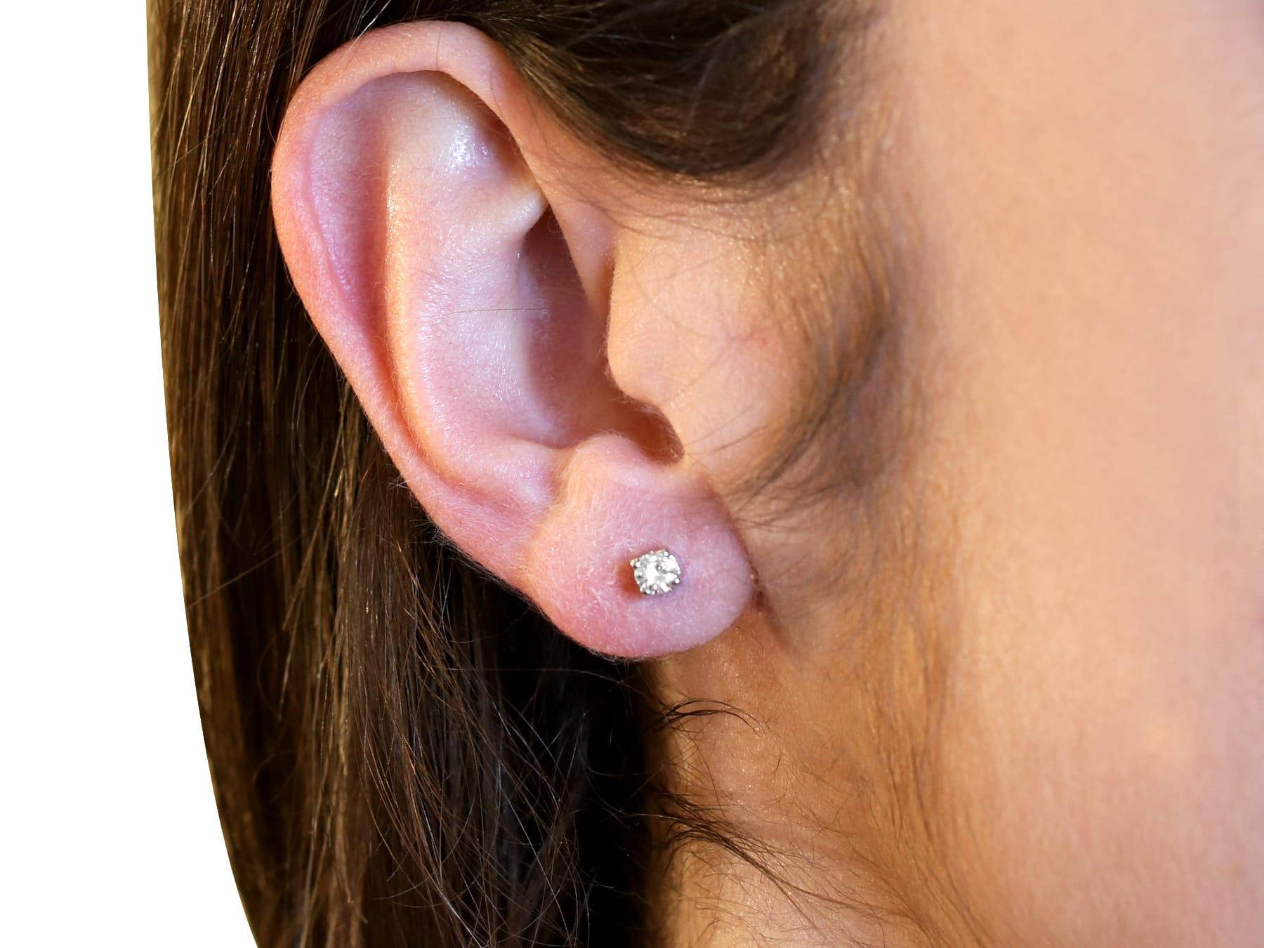 Boucles d'oreilles en or blanc et diamant Unisexe en vente