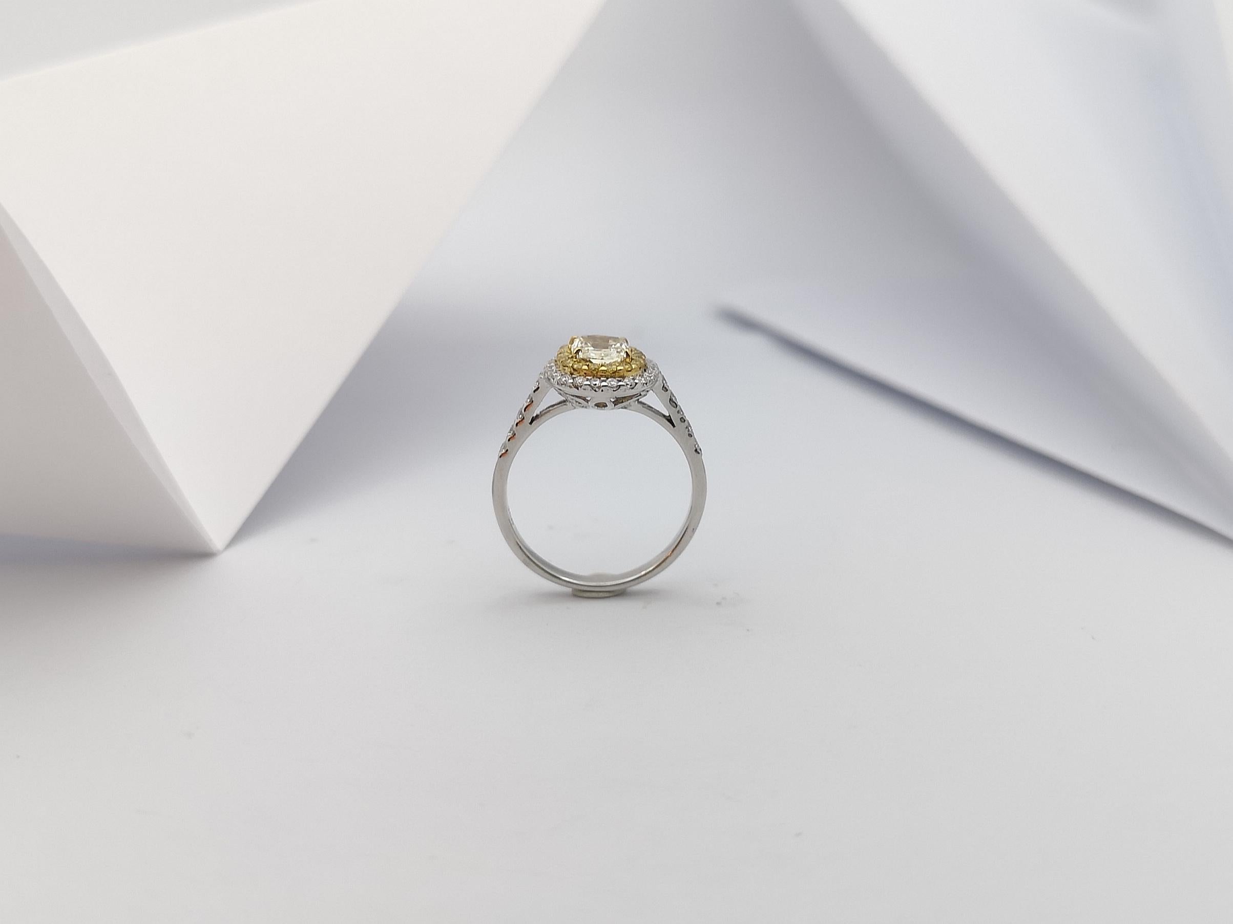 Diamond and Yellow Diamond Ring Set in 18 Karat White Gold Settings For Sale 4