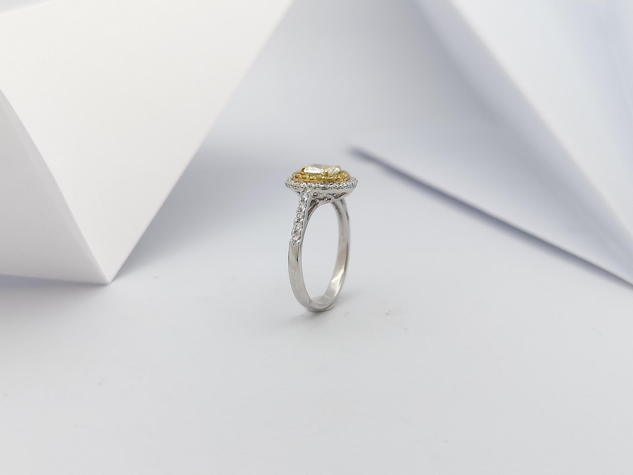 Diamond and Yellow Diamond Ring Set in 18 Karat White Gold Settings For Sale 6