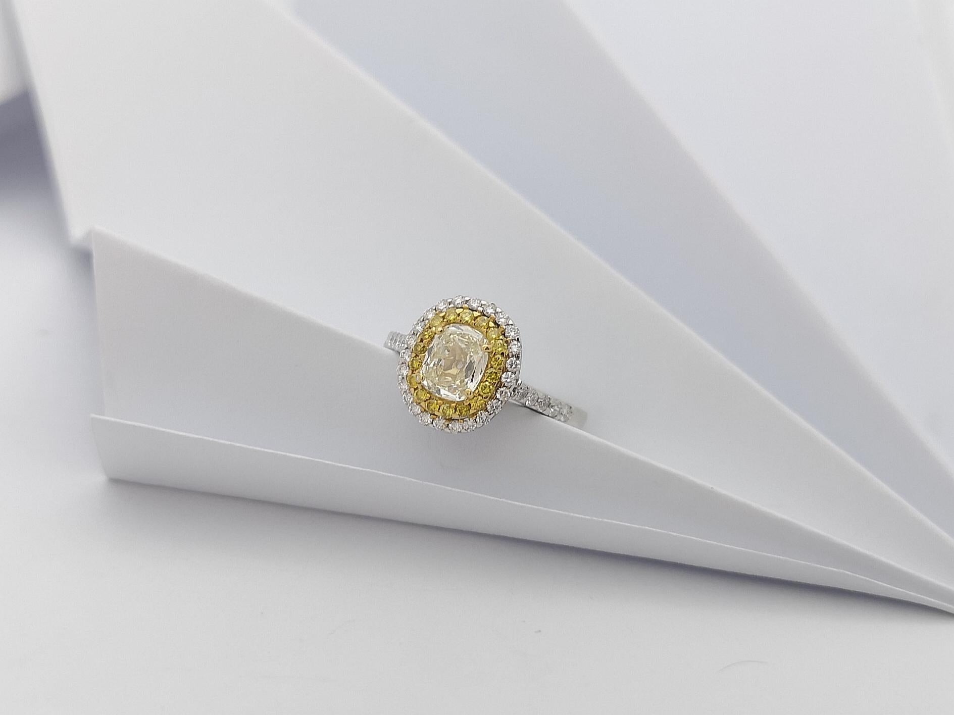 Diamond and Yellow Diamond Ring Set in 18 Karat White Gold Settings For Sale 7