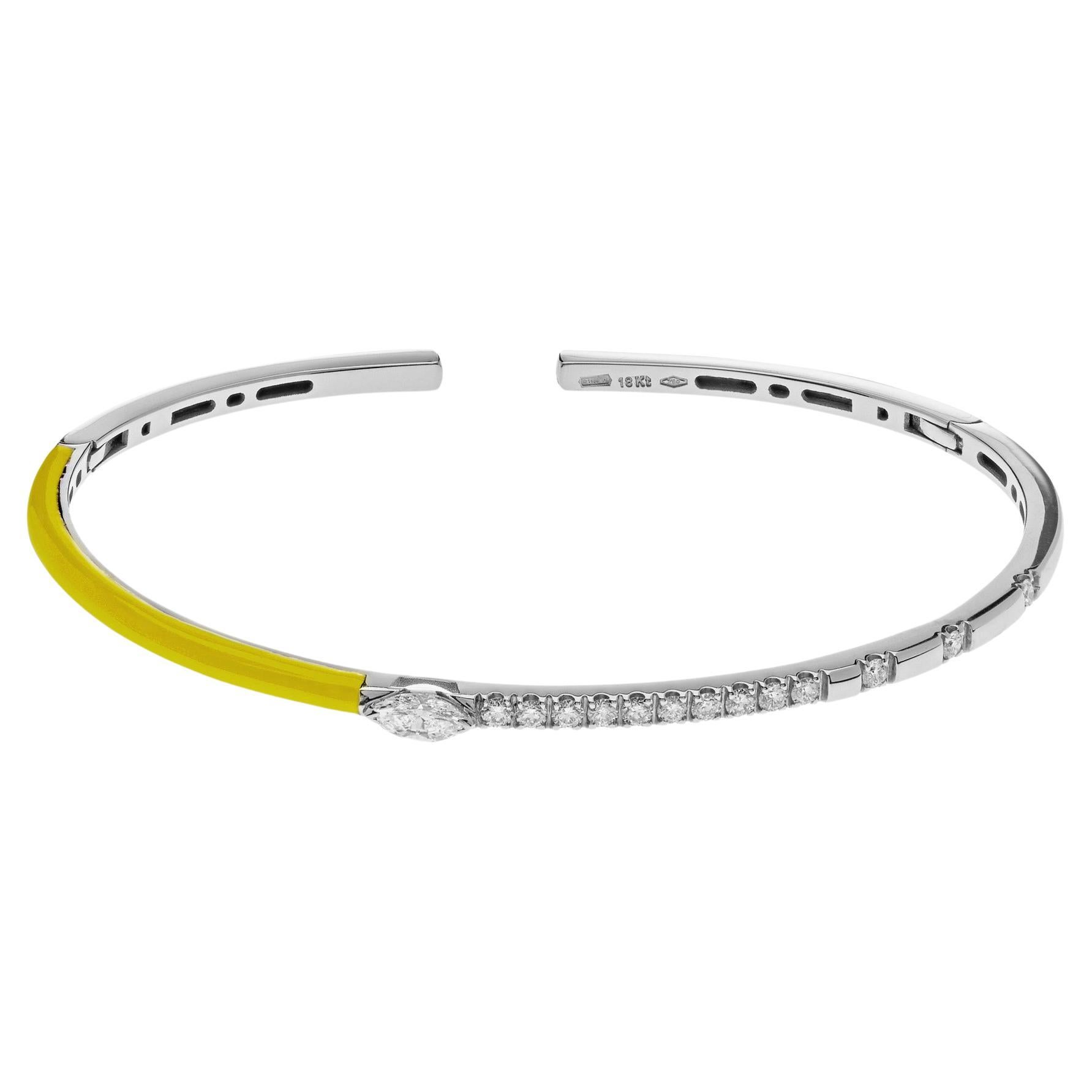 Bracciale con diamanti e smalto giallo in vendita