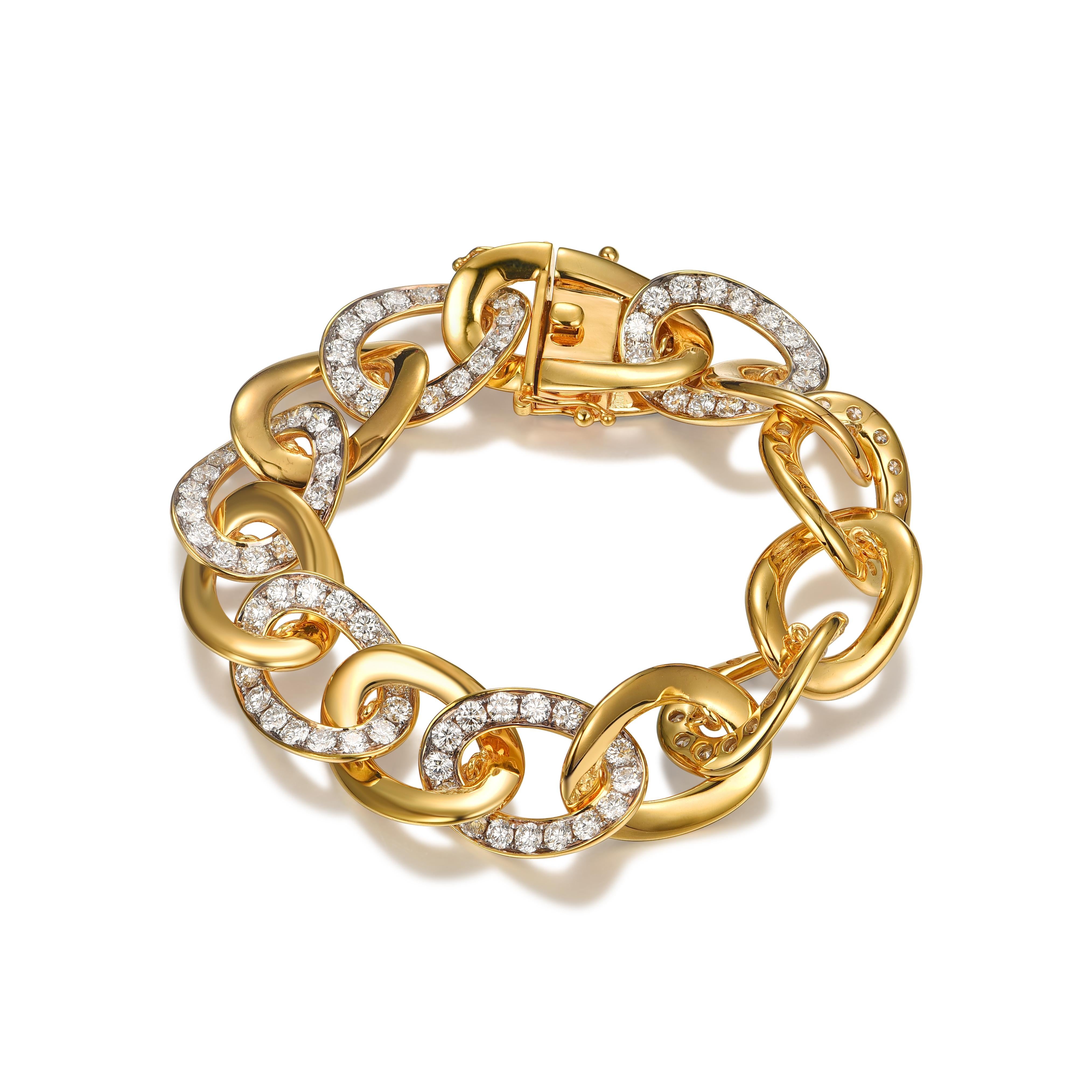 Modern Diamond and Yellow Gold Curb Link Bracelet For Sale