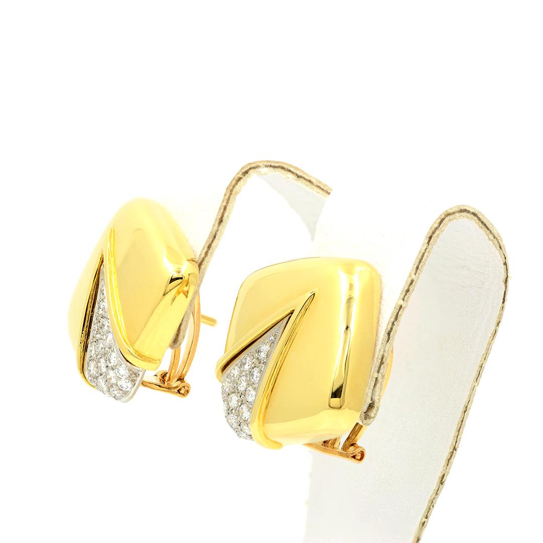 Diamond and Yellow Gold Cushion Shaped Earrings In Good Condition In Dallas, TX