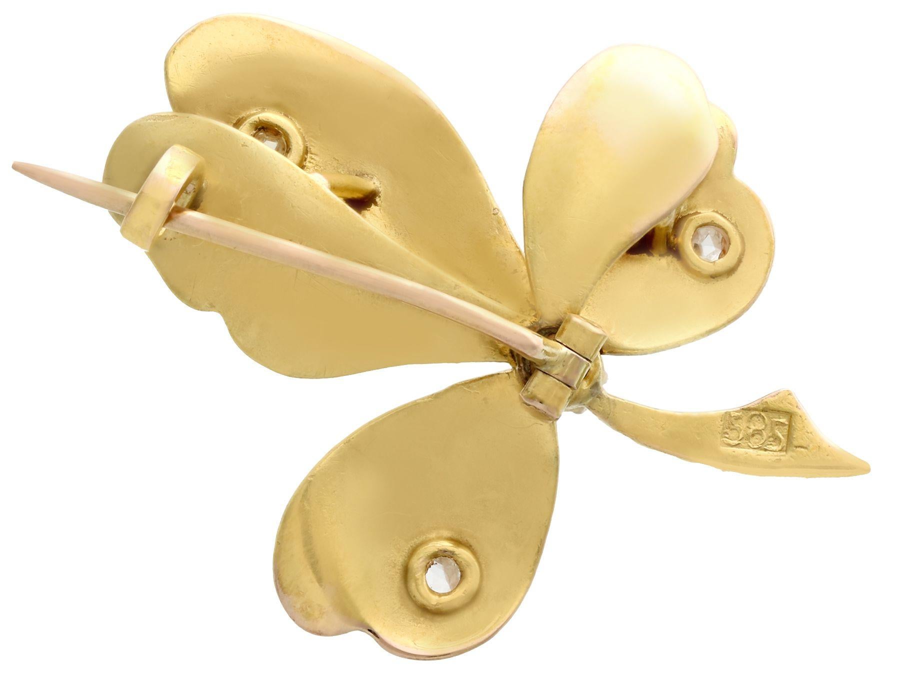 Broche feuille en or jaune et diamants des années 1900 Pour femmes en vente