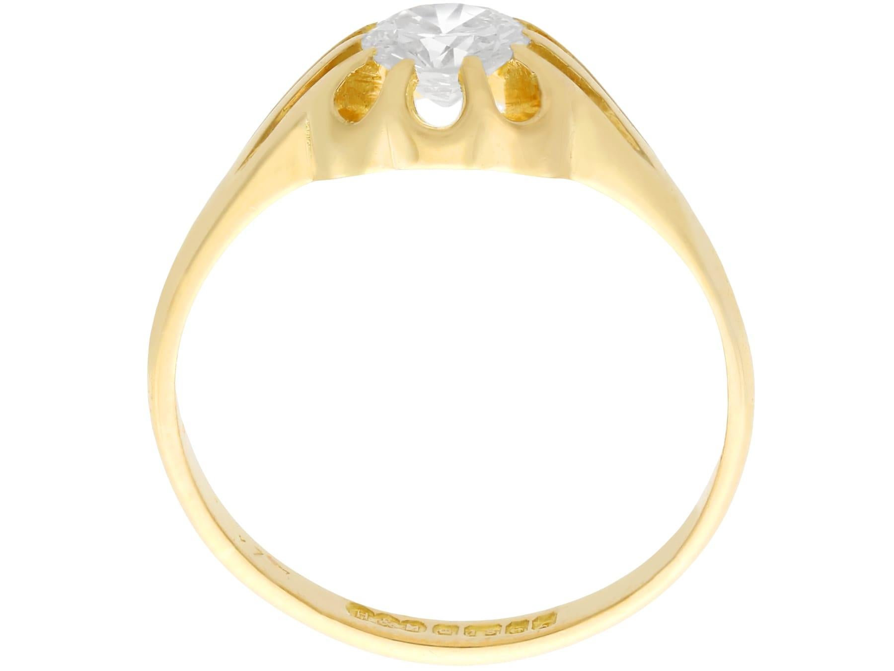 Women's or Men's Diamond and Yellow Gold Solitaire Engagement Ring For Sale