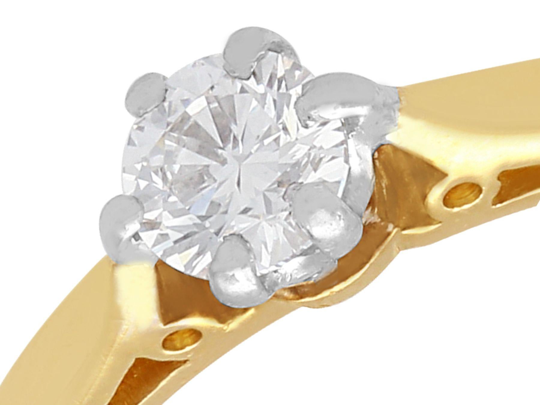 Contemporary Diamond and Yellow Gold Solitaire Ring In Excellent Condition For Sale In Jesmond, Newcastle Upon Tyne