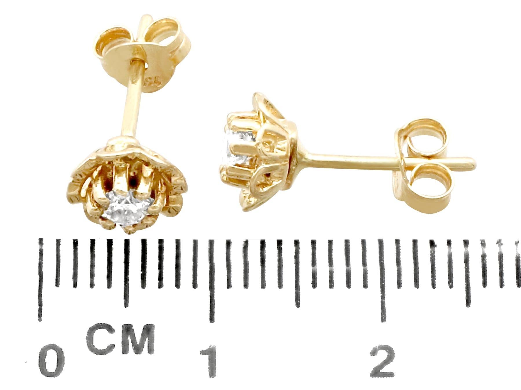 Diamond and Yellow Gold Stud Earrings In Excellent Condition For Sale In Jesmond, Newcastle Upon Tyne