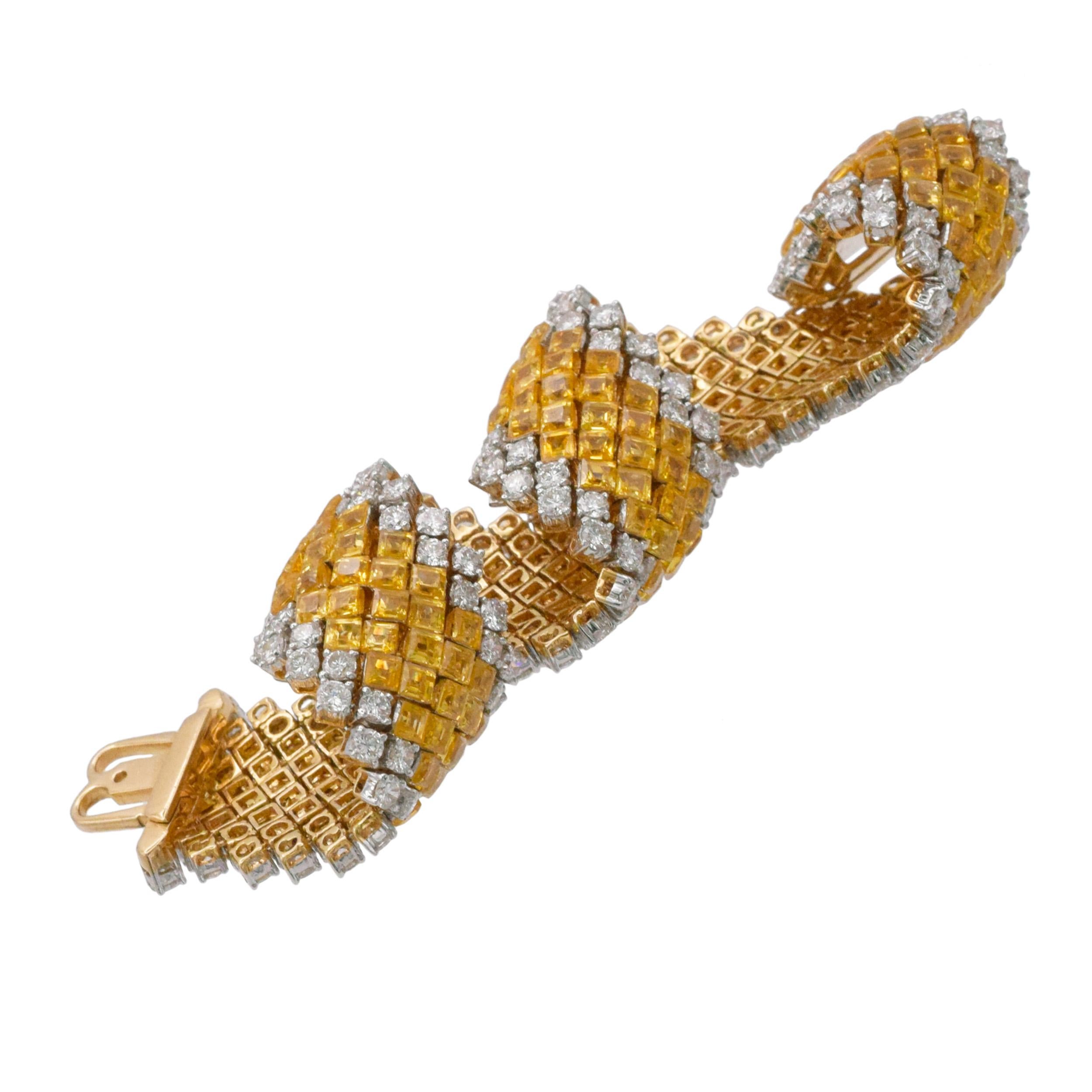 Diamond and Yellow Sapphire Bracelet In Excellent Condition For Sale In New York, NY