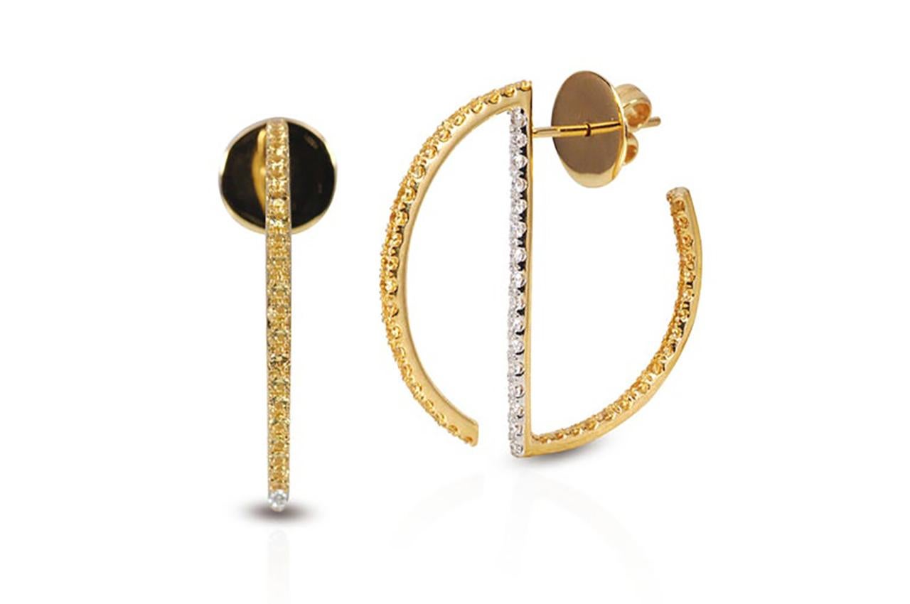 Taille brillant Kavant & Sharart Boucles d'oreilles en or jaune 18 carats avec diamants et saphirs jaunes en vente