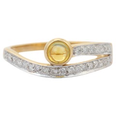 Stapelbarer Ring aus 18 Karat massivem Gelbgold mit Diamanten und gelben Saphiren