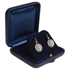 Boucles d'oreilles double halo en or jaune 18 carats avec diamants (environ 0,08 carat) et perles
