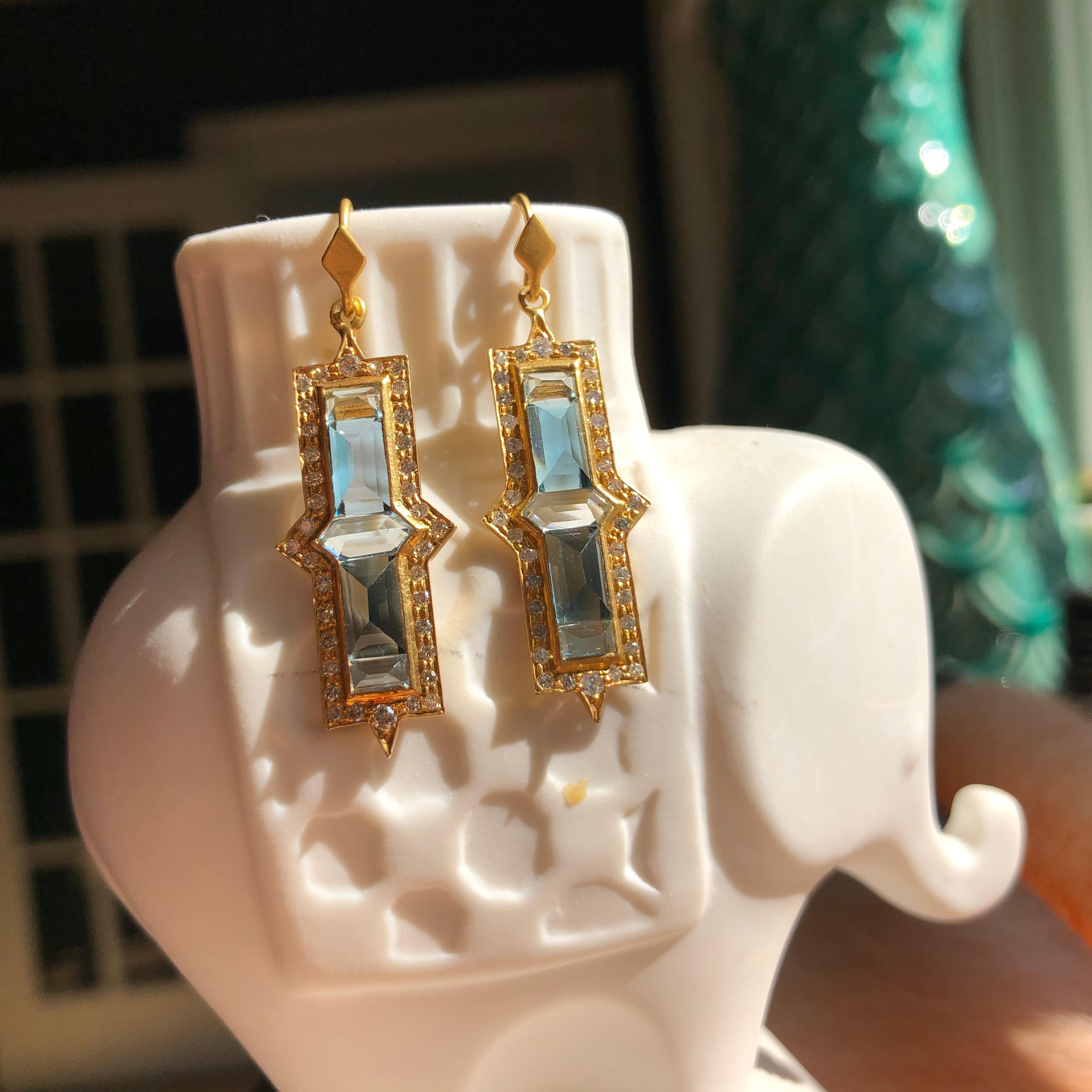 Women's Diamond Aquamarine 18 Karat Gold Earrings by Lauren Harper For Sale
