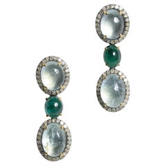 Pendientes de gota de diamante, aguamarina y esmeralda.