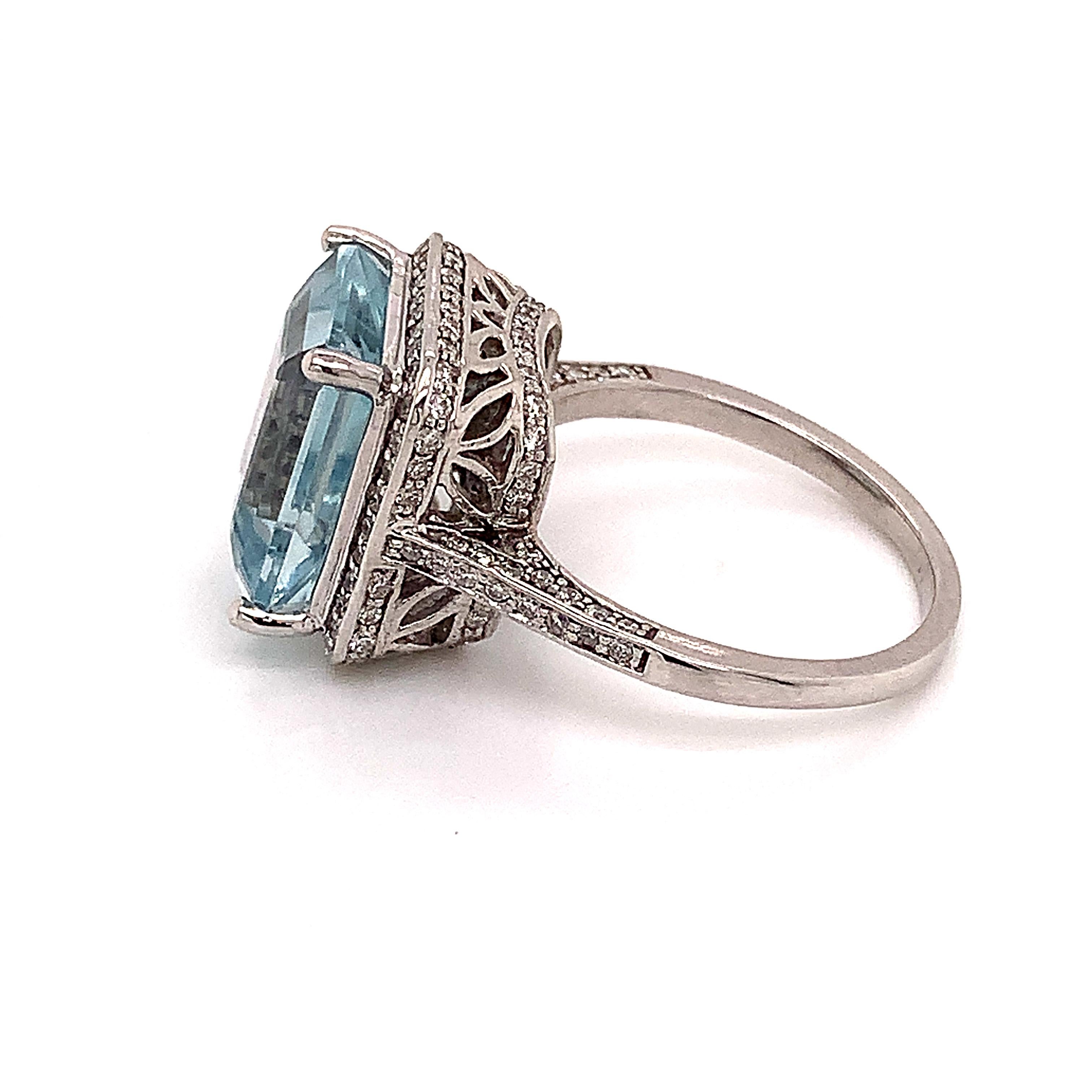 Diamond Aquamarine Ring 14k Gold 6.25 TCW Certified In New Condition For Sale In Brooklyn, NY
