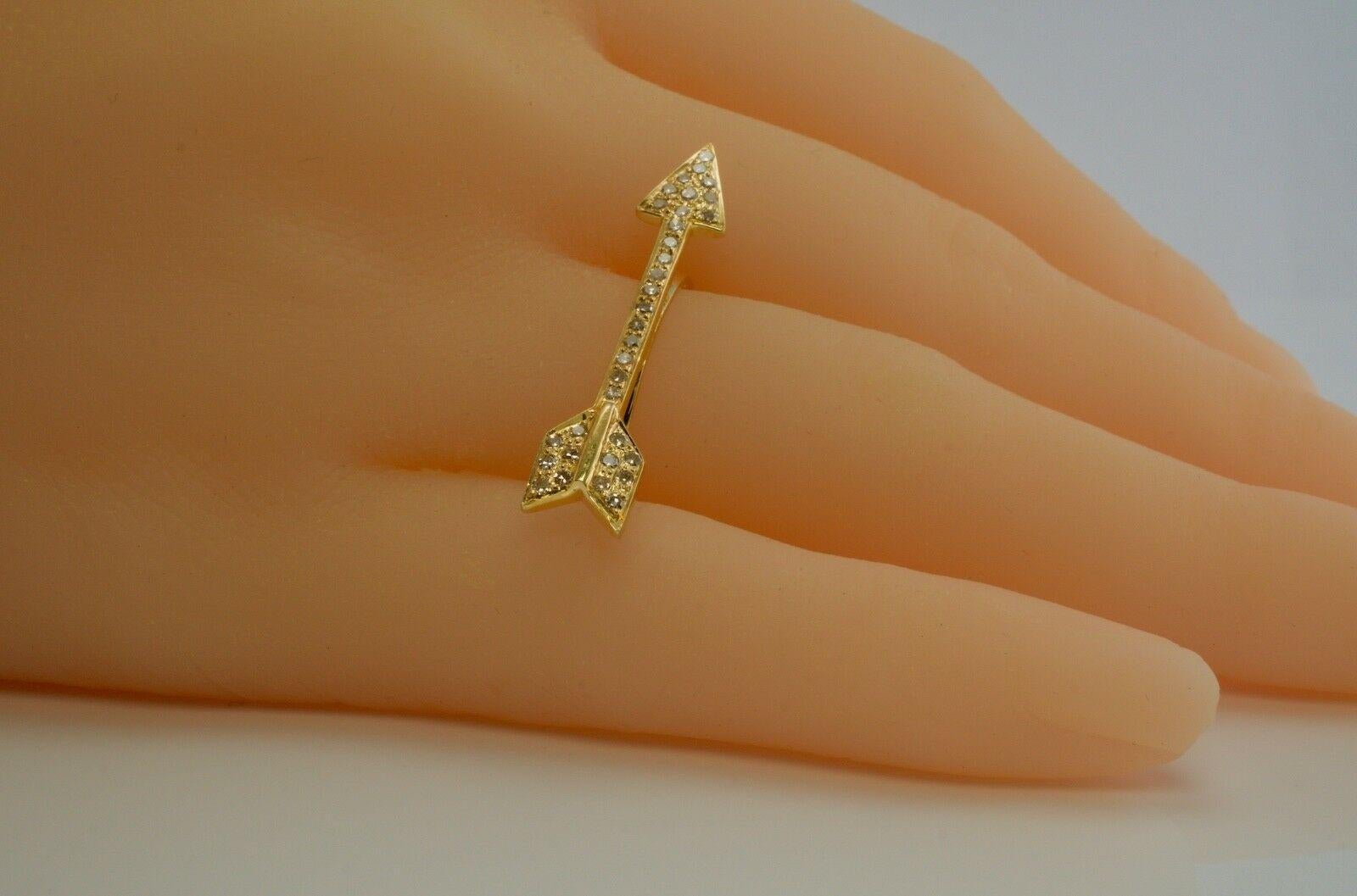 Diamond Arrow Ring 18K Gold Geometric Vintage For Sale 5