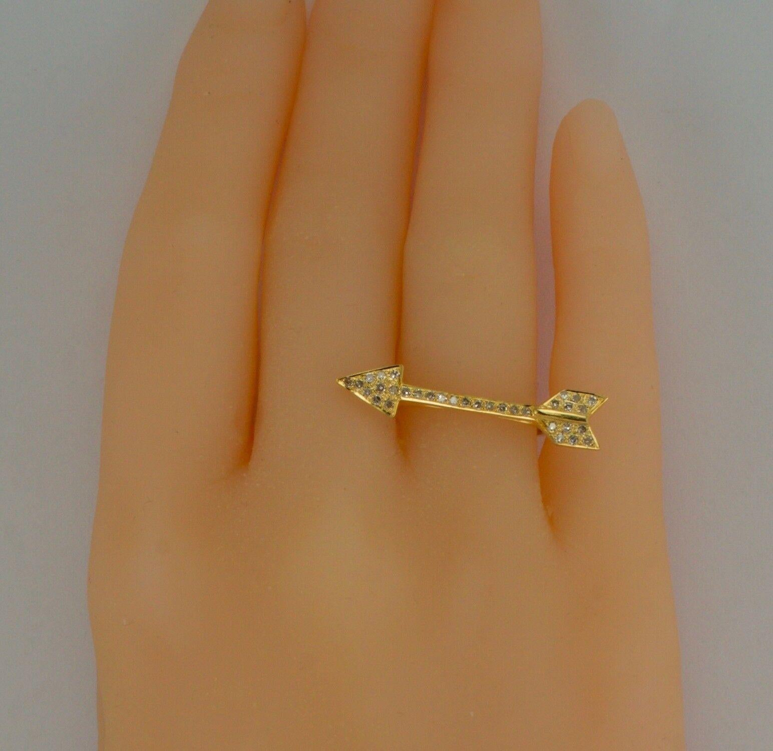 Diamond Arrow Ring 18K Gold Geometric Vintage For Sale 6