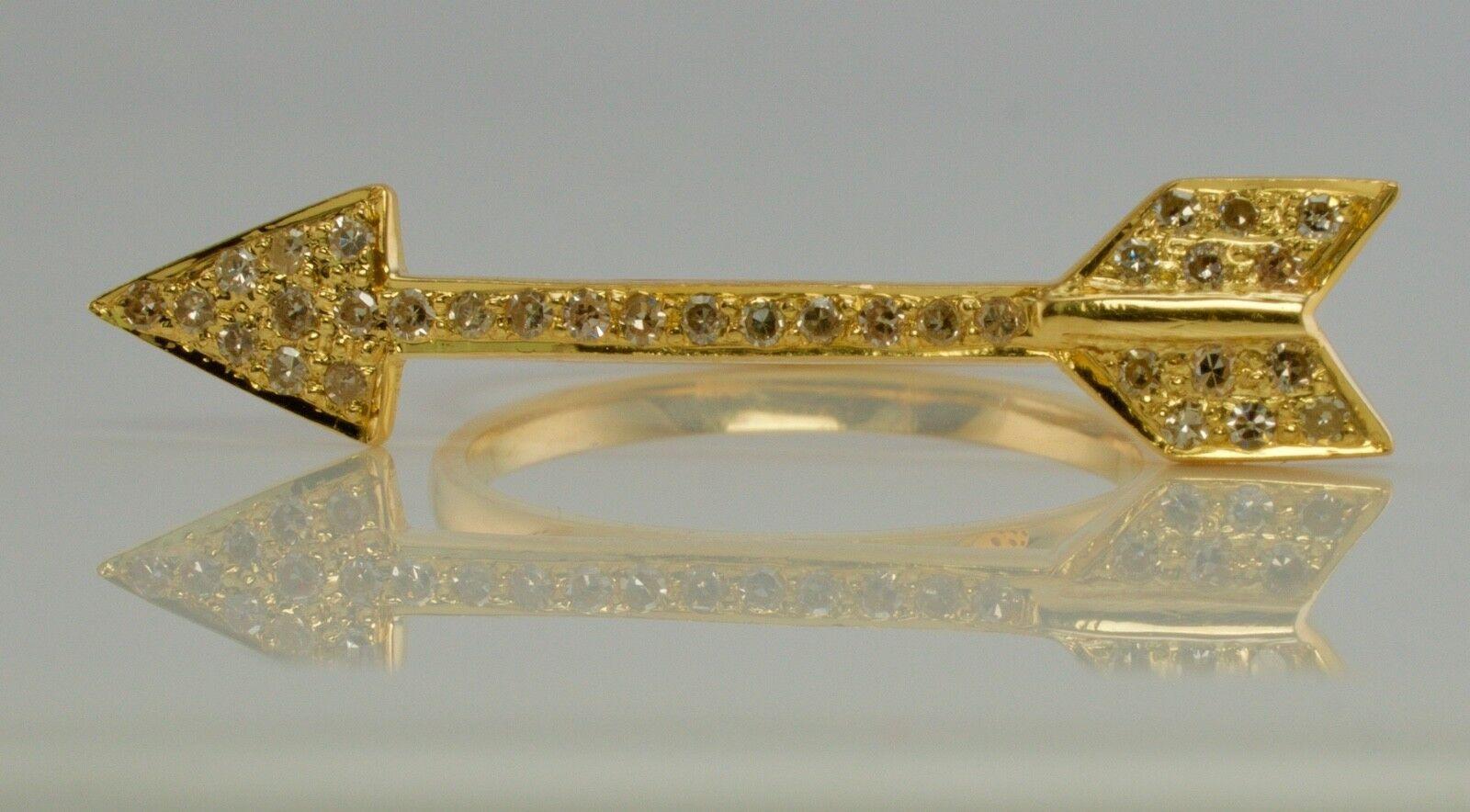 Round Cut Diamond Arrow Ring 18K Gold Geometric Vintage For Sale