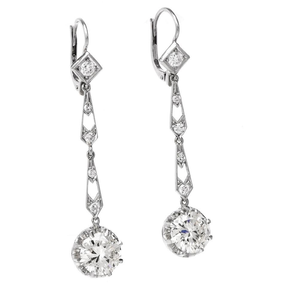 Diamond Art Deco 18 Karat White Gold Dangle Drop Earrings In Excellent Condition In Miami, FL