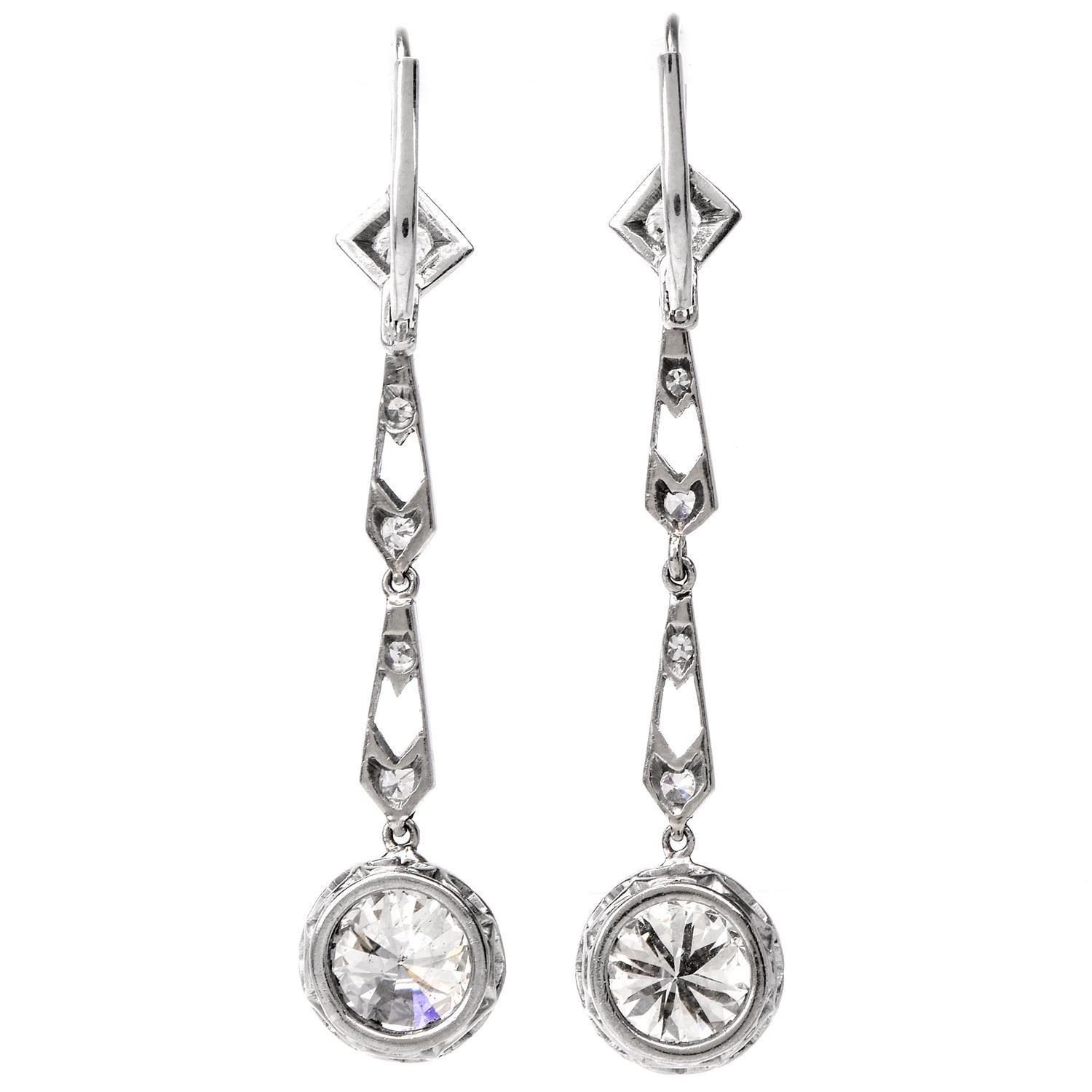 Women's Diamond Art Deco 18 Karat White Gold Dangle Drop Earrings