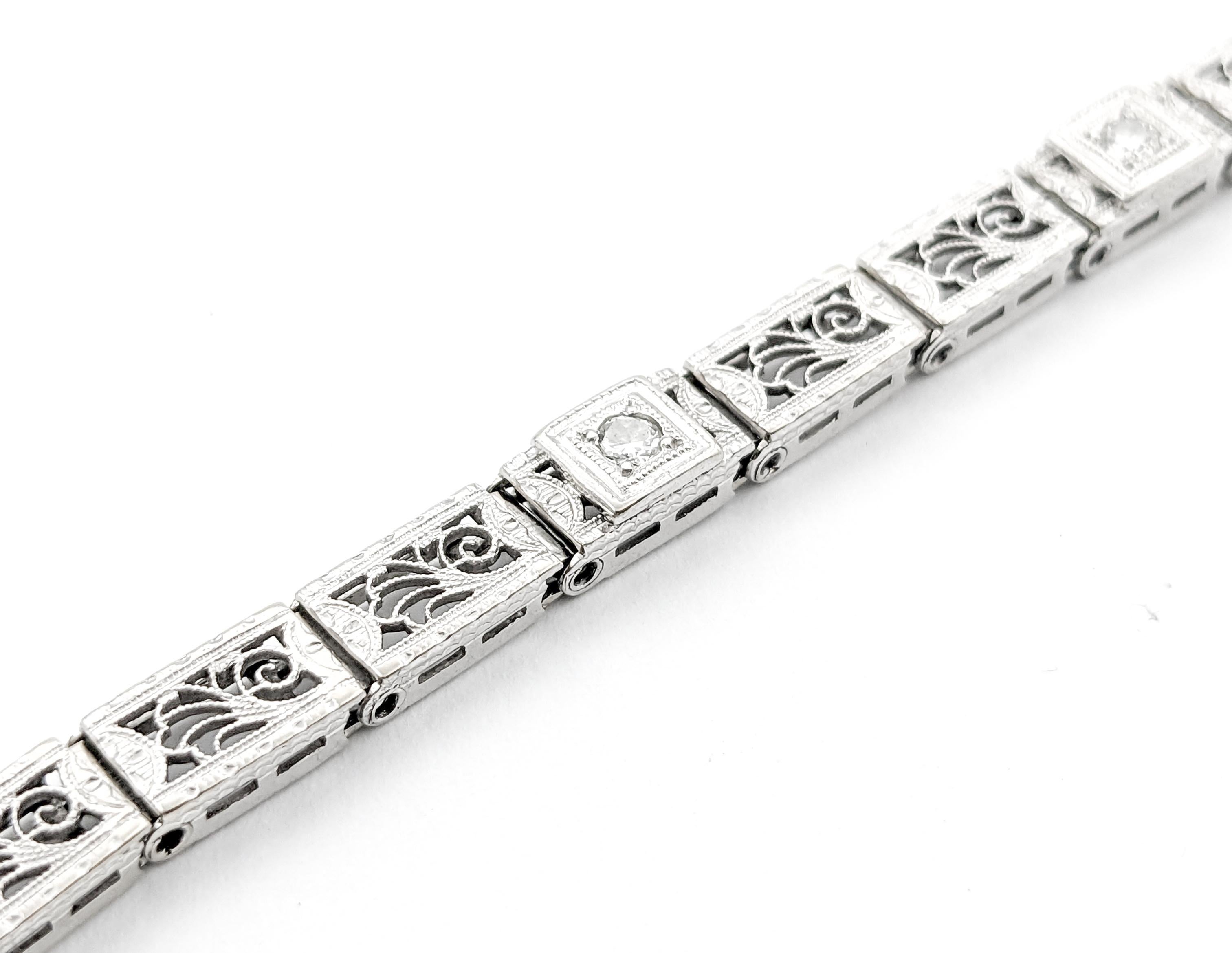 Moderne Bracelet filigrane Art déco en or blanc et platine en vente